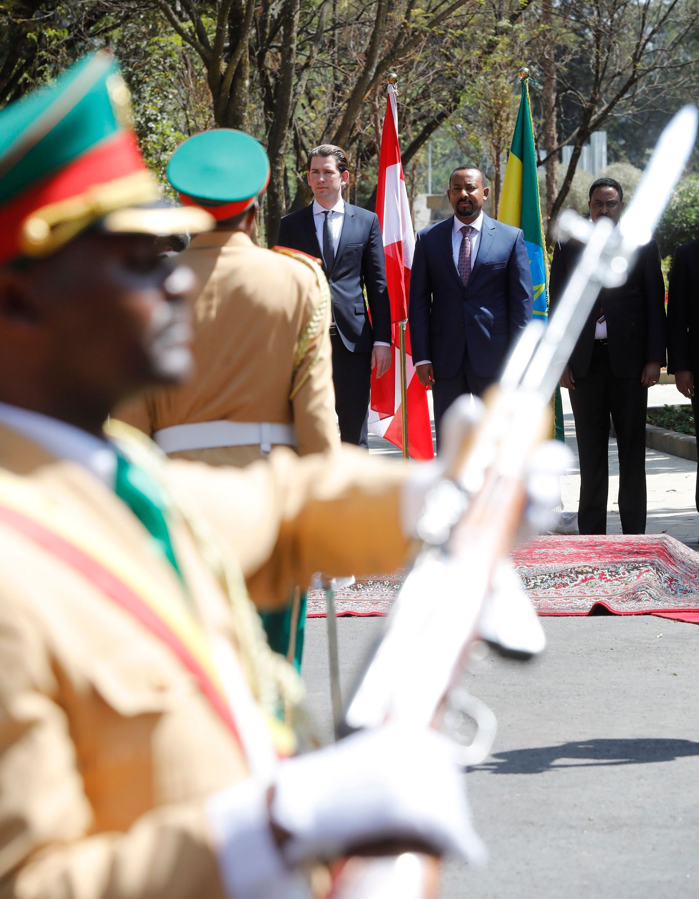 Am 6. Dezember 2018 reiste Bundeskanzler Sebastian Kurz (l.) nach Addis Abeba. Im Bild beim Treffen mit dem Premierminister Abiy Ahmed (m.).
