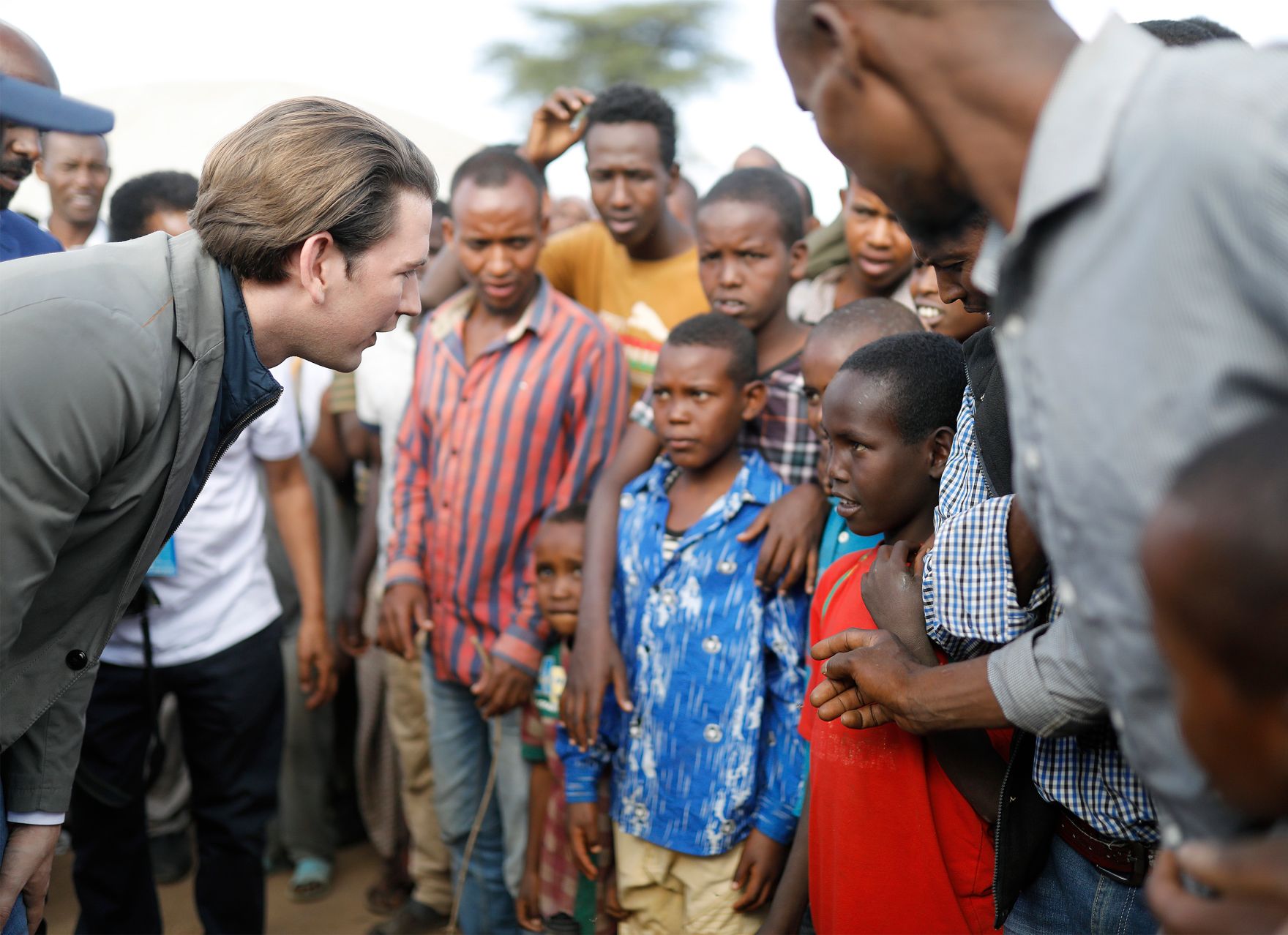 Am 8. Dezember 2018 reiste Bundeskanzler Sebastian Kurz (l.) nach &Auml;thiopien. Im Bild beim Besuch des Fl&uuml;chtlingslagers Qologji.