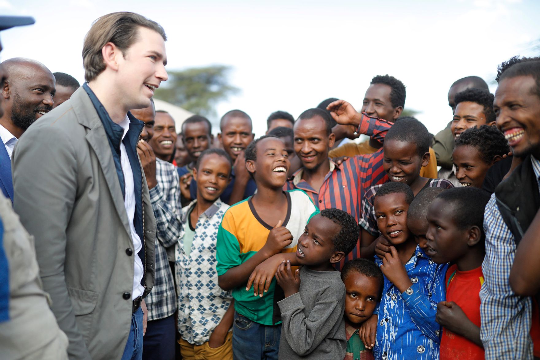 Am 8. Dezember 2018 reiste Bundeskanzler Sebastian Kurz (l.) nach &Auml;thiopien. Im Bild beim Besuch des Fl&uuml;chtlingslagers Qologji.