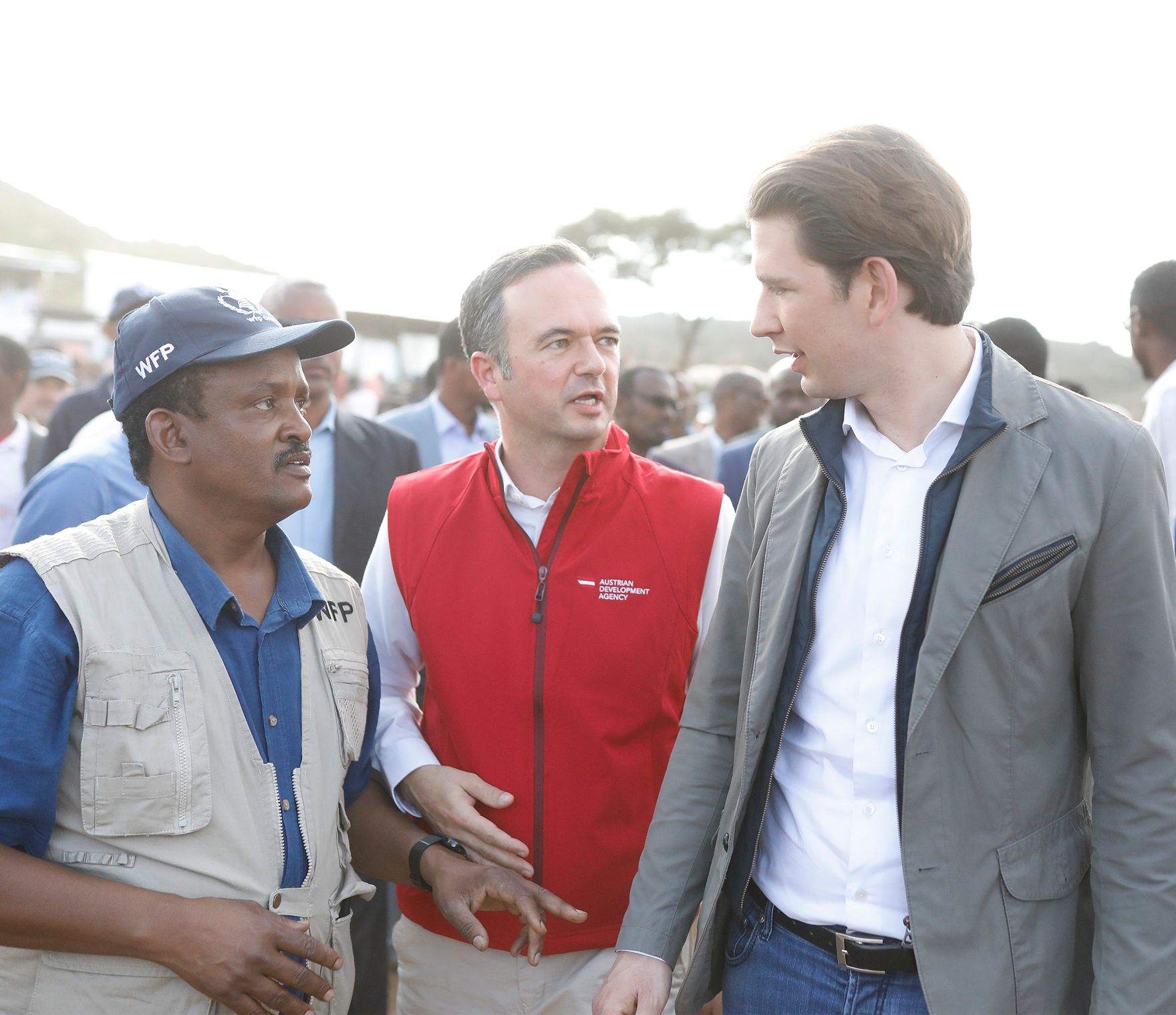 Am 8. Dezember 2018 reiste Bundeskanzler Sebastian Kurz (r.) nach &Auml;thiopien. Im Bild beim Besuch des Fl&uuml;chtlingslagers Qologji.