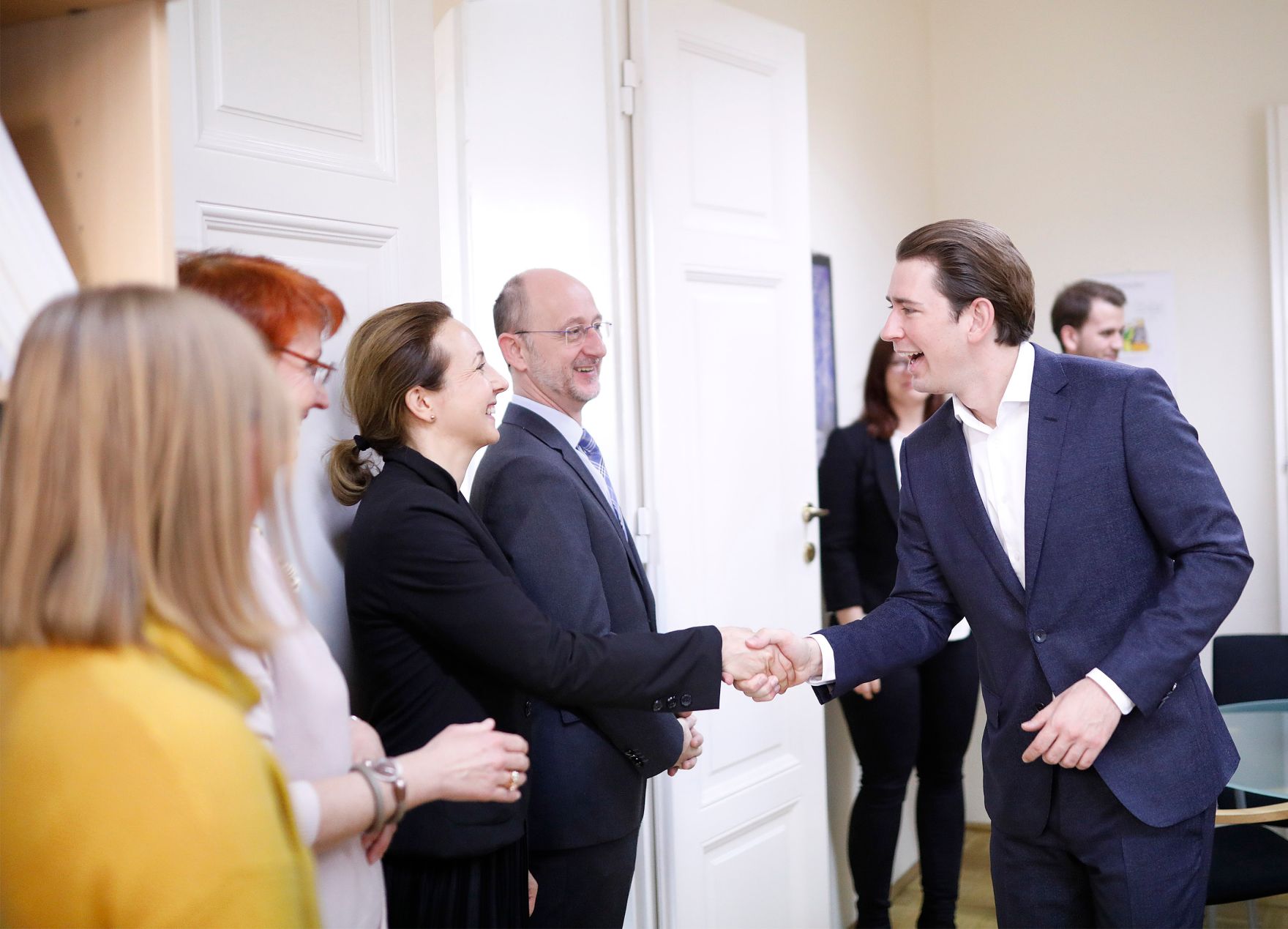 Am 10. Dezember 2018 besuchten Bundeskanzler Sebastian Kurz (r.) und Bundesministerin Juliane Bogner-Strau&szlig; die Sektion f&uuml;r Frauenangelegenheiten und Gleichstellung.