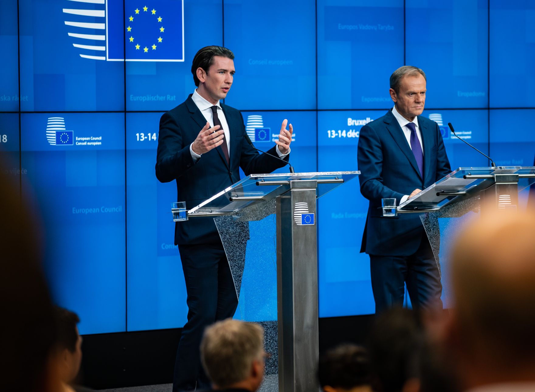 Am 14. Dezember 2018 setzte Bundeskanzler Sebastian Kurz (l.) seine Reise nach Br&uuml;ssel anl&auml;sslich des EU-Gipfels fort. Im Bild bei der Pressekonferenz mit dem Pr&auml;sidenten des Europ&auml;ischen Rates Donald Tusk (r.).