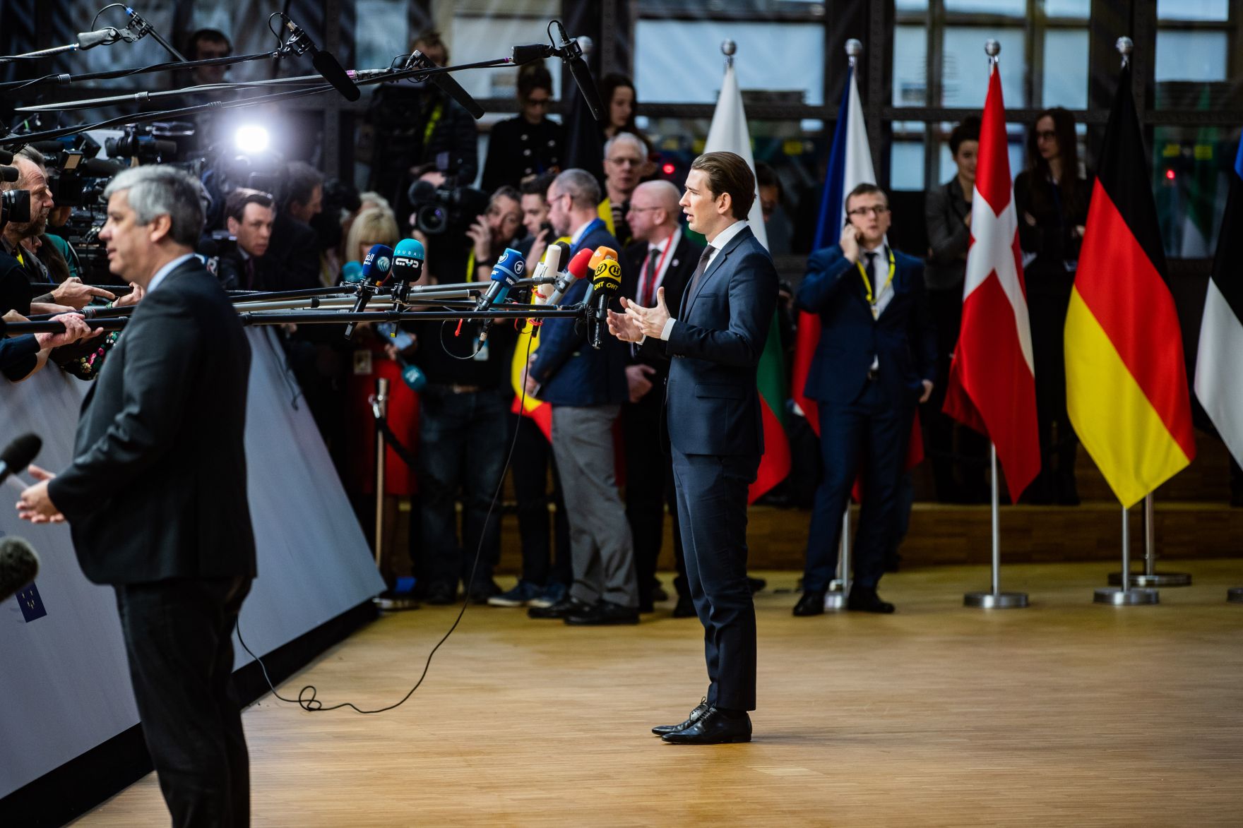 Am 14. Dezember 2018 setzte Bundeskanzler Sebastian Kurz (r.) seine Reise nach Br&uuml;ssel anl&auml;sslich des EU-Gipfels fort. Im Bild beim Europ&auml;ischen Rat.