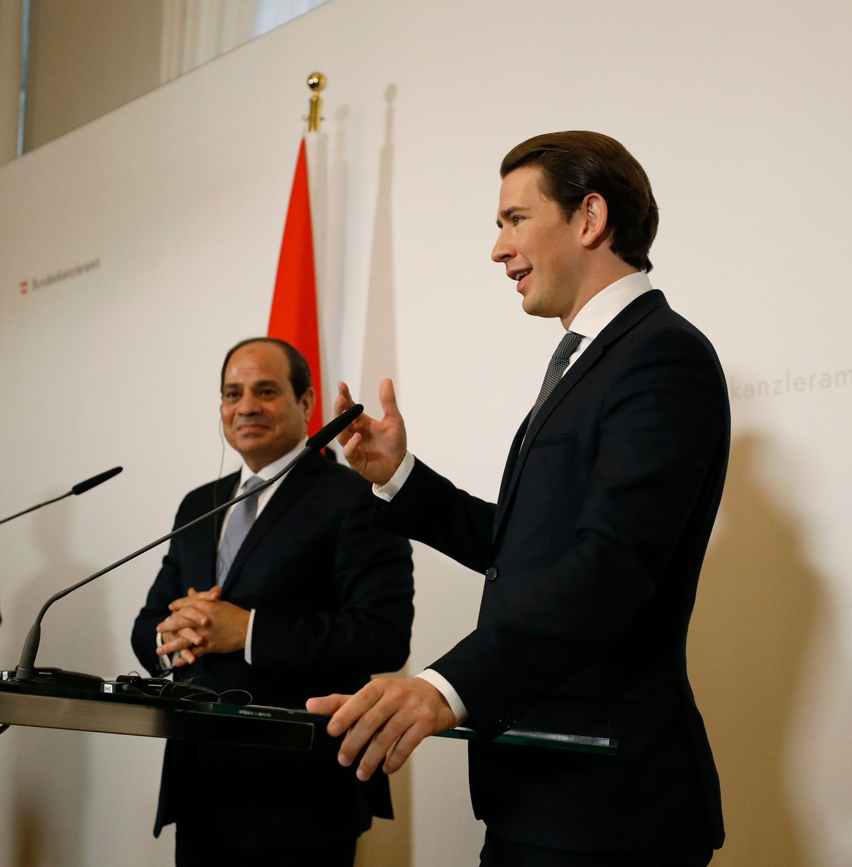 Am 17. Dezember 2018 empfing Bundeskanzler Sebastian Kurz (r.) den Pr&auml;sidenten der Arabischen Republik &Auml;gypten Abdel Fattah Al-Sisi (l.) anl&auml;sslich des EU-Afrika-Forums im Bundeskanzleramt. Im Bild bei der Pressekonferenz.
