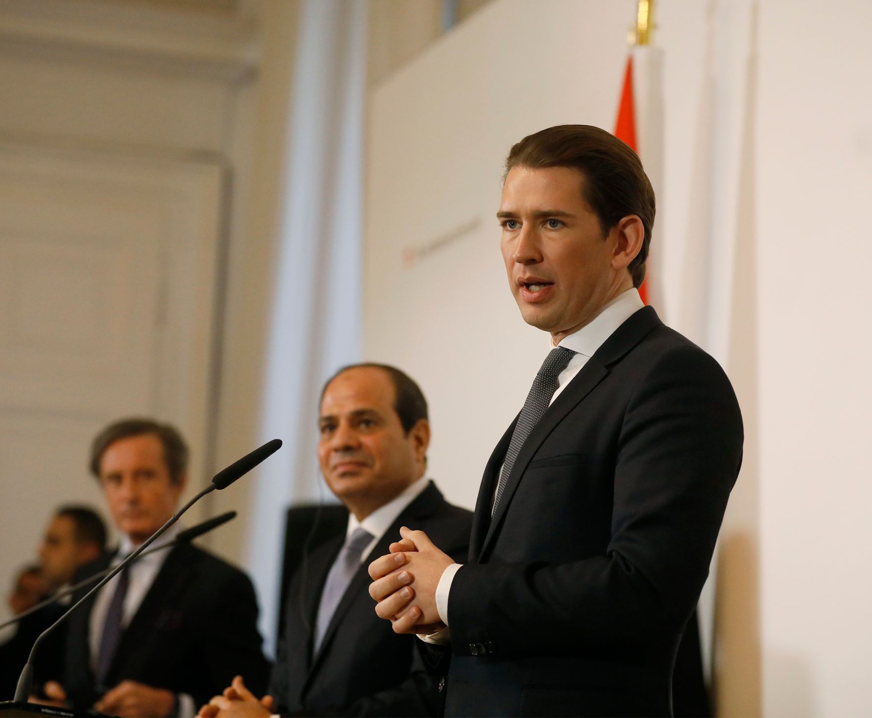 Am 17. Dezember 2018 empfing Bundeskanzler Sebastian Kurz (r.) den Pr&auml;sidenten der Arabischen Republik &Auml;gypten Abdel Fattah Al-Sisi (2.v.r.) anl&auml;sslich des EU-Afrika-Forums im Bundeskanzleramt. Im Bild bei der Pressekonferenz.