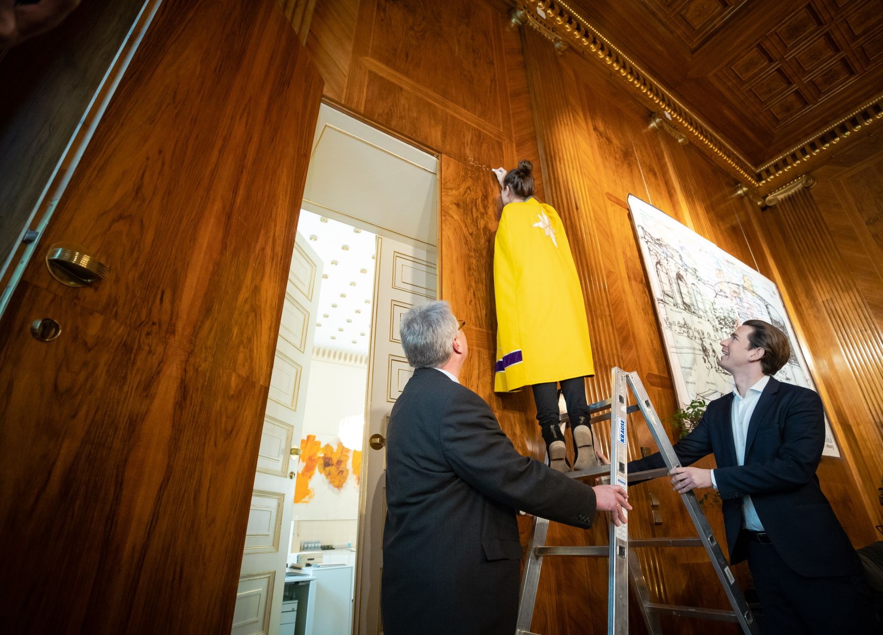 Am 28. Dezember 2018 empfing Bundeskanzler Sebastian Kurz (r.) Sternsinger im Bundeskanzleramt.