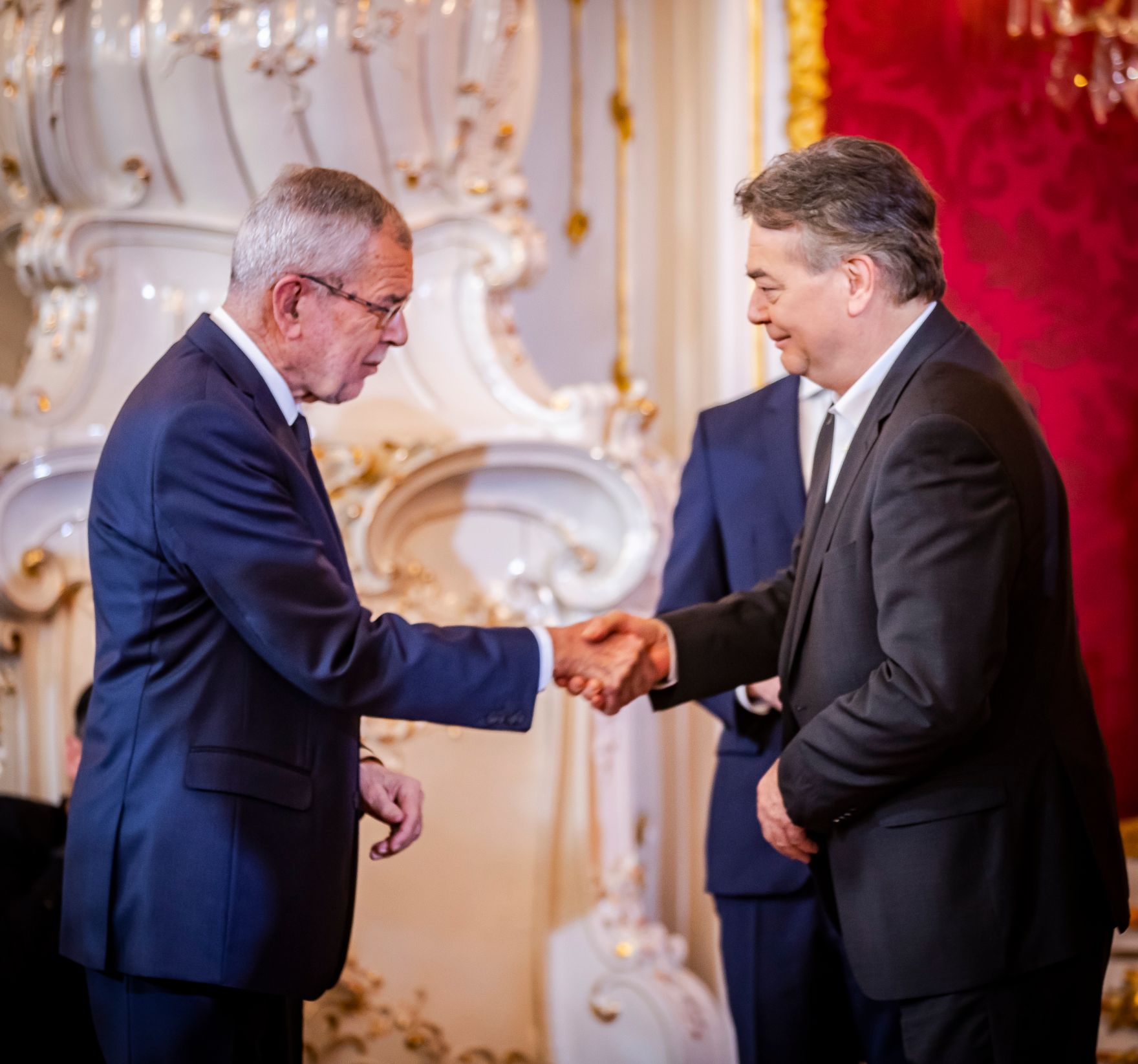 Am 7. J&auml;nner 2020 wurde die neue Bundesregierung vom Bundespr&auml;sidenten in der Pr&auml;sidentschaftskanzlei angelobt. Im Bild Bundespr&auml;sident Alexander Van der Bellen (l.) und Vizekanzler Werner Kogler (r.).