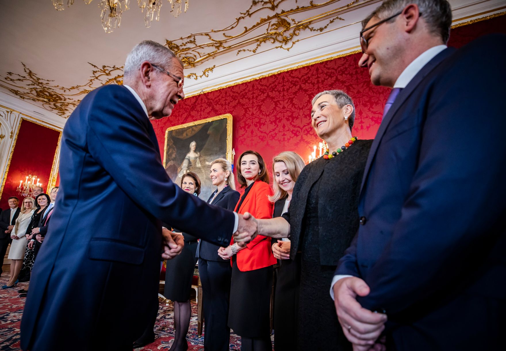 Am 7. J&auml;nner 2020 wurde die neue Bundesregierung vom Bundespr&auml;sidenten in der Pr&auml;sidentschaftskanzlei angelobt. Im Bild Bundespr&auml;sident Alexander Van der Bellen (l.) und Staatssekret&auml;rin Ulrike Lunacek (r.).