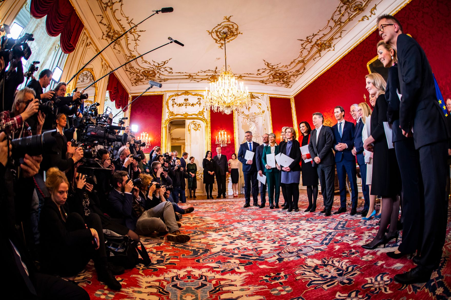 Am 7. J&auml;nner 2020 wurde die neue Bundesregierung vom Bundespr&auml;sidenten in der Pr&auml;sidentschaftskanzlei angelobt.