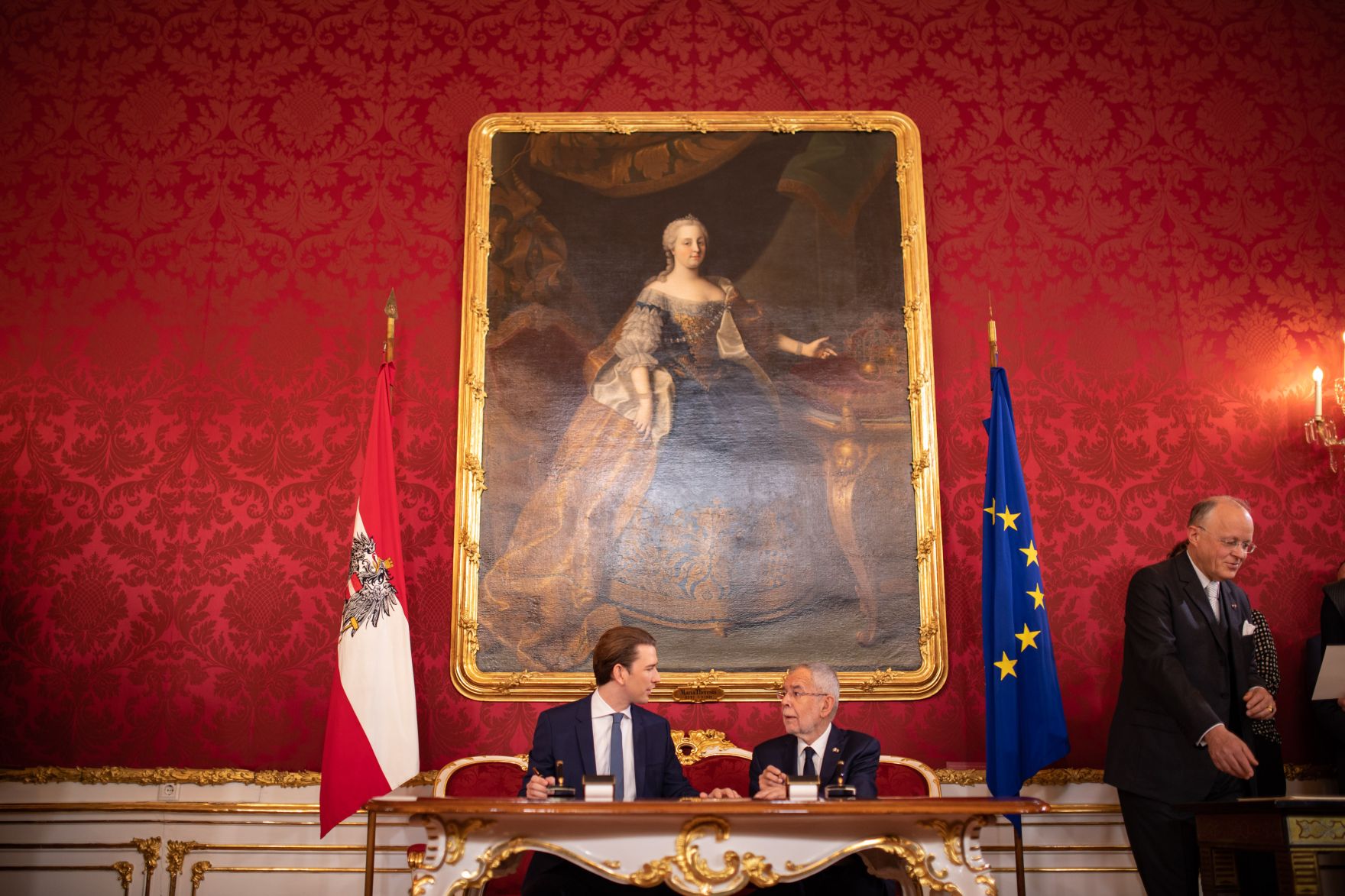 Am 7. J&auml;nner 2020 wurde die neue Bundesregierung vom Bundespr&auml;sidenten in der Pr&auml;sidentschaftskanzlei angelobt. Im Bild Bundespr&auml;sident Alexander Van der Bellen (r.) und Bundeskanzler Sebastian Kurz (l.).
