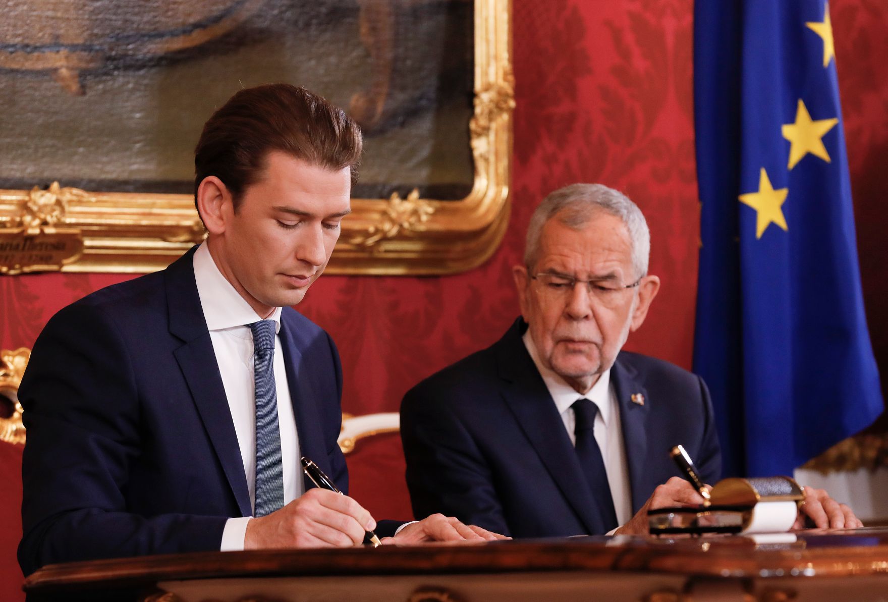 Am 7. J&auml;nner 2020 wurde die neue Bundesregierung vom Bundespr&auml;sidenten in der Pr&auml;sidentschaftskanzlei angelobt. Im Bild Bundespr&auml;sident Alexander Van der Bellen (r.) und Bundeskanzler Sebastian Kurz (l.).