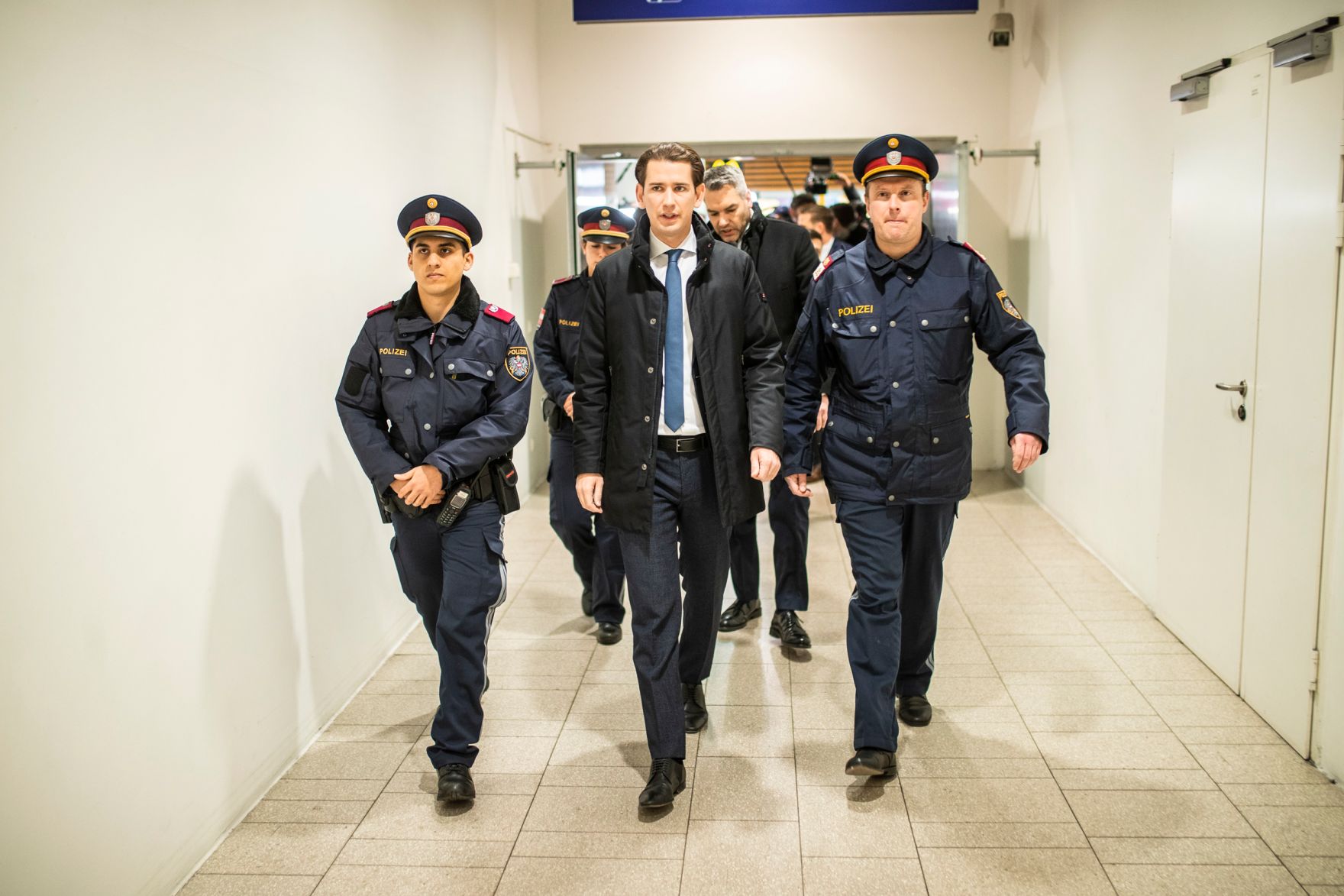 Am 14. J&auml;nner 2020 besuchte Bundeskanzler Sebastian Kurz (im Bild) gemeinsam mit Vizekanzler Werner Kogler und Bundesminister Karl Nehammer die Polizeiinspektion Wien - Westbahnhof.