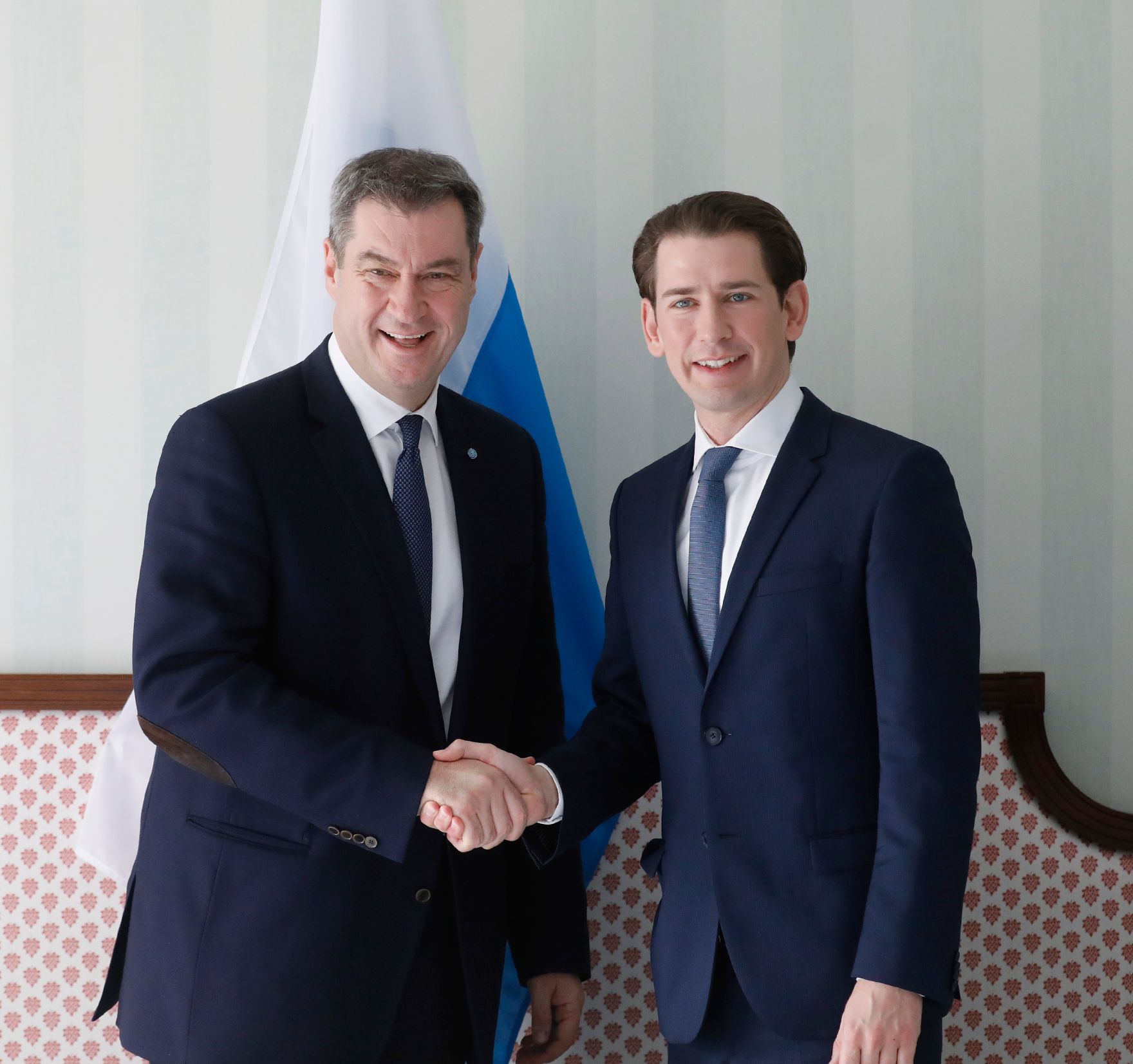 Am 15. Februar 2020 besuchte Bundeskanzler Sebastian Kurz (r.) die M&uuml;nchner Sicherheitskonferenz. Im Gespr&auml;ch mit dem Bayerischen Ministerpr&auml;sident Markus S&ouml;der (l.).