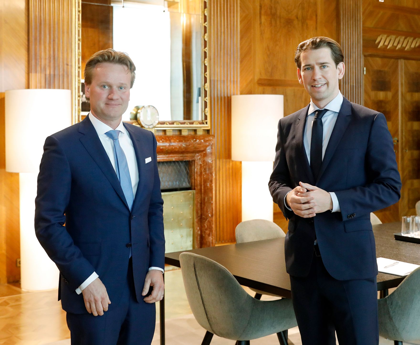 Am 25. Juni 2020 empfing Bundeskanzler Sebastian Kurz (r.) den Gesch&auml;ftsf&uuml;hrender Gesellschafter der Knill Gruppe Georg Knill (l.) zu einem Arbeitsgespr&auml;ch.