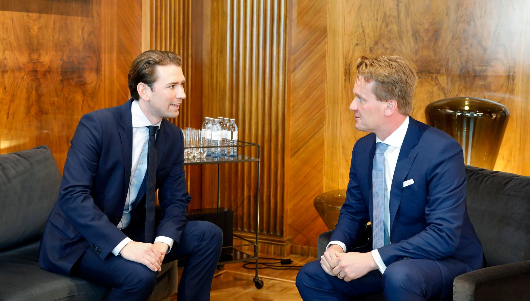 Am 25. Juni 2020 empfing Bundeskanzler Sebastian Kurz (l.) den Gesch&auml;ftsf&uuml;hrender Gesellschafter der Knill Gruppe Georg Knill (r.) zu einem Arbeitsgespr&auml;ch.