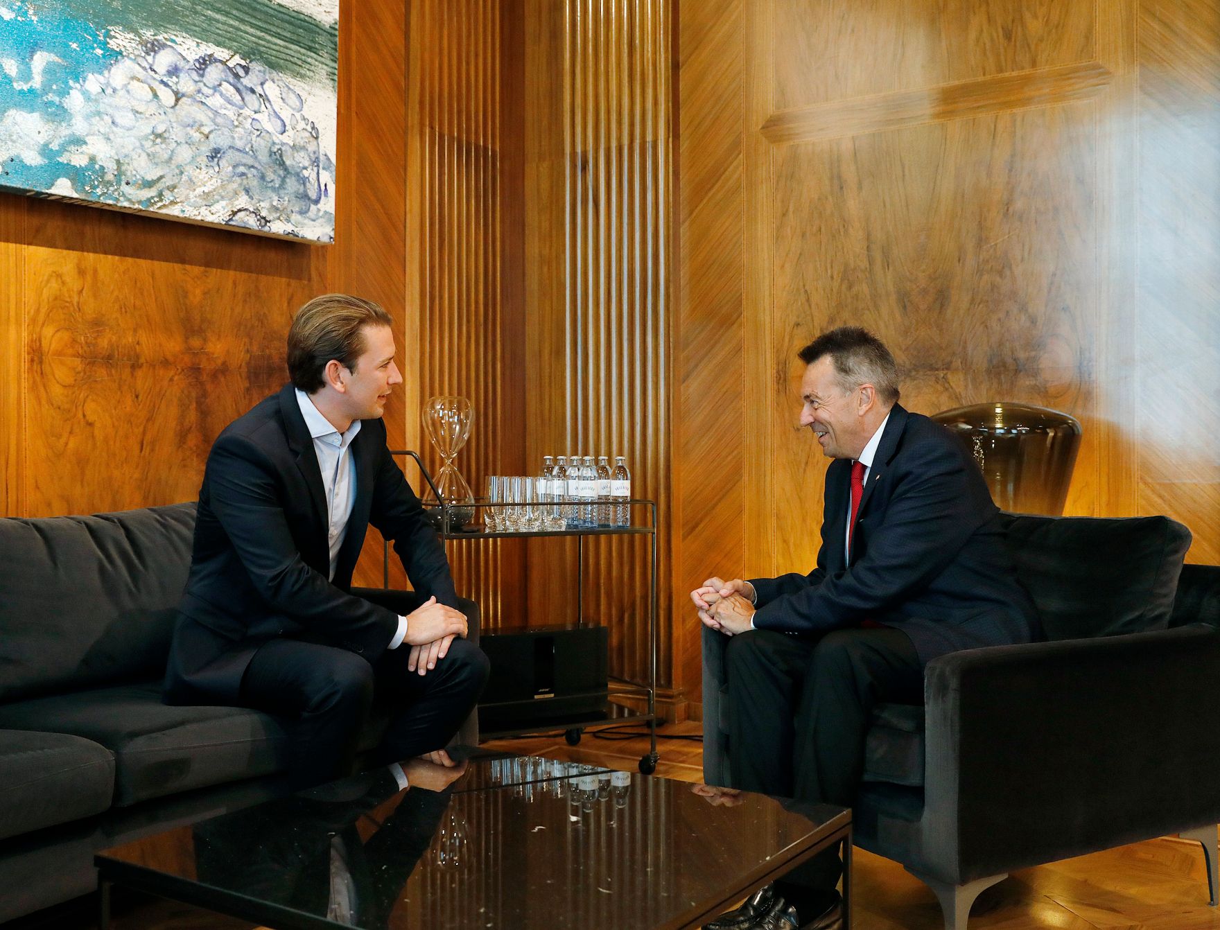 Am 1. September 2020 traf Bundeskanzler Sebastian Kurz (l.) den Pr&auml;sident des Internationalen Komitees vom Roten Kreuz Peter Maurer (r.).