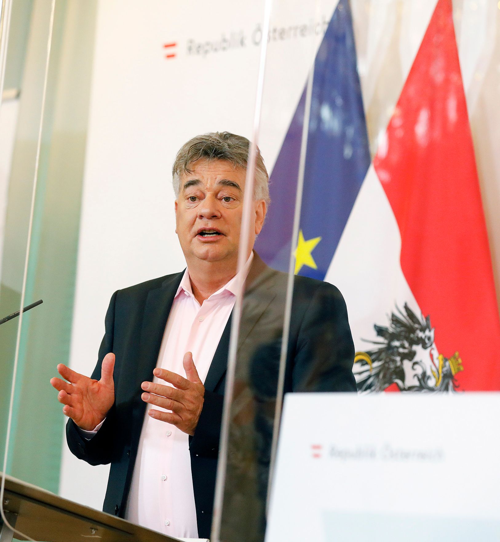 Am 4. September 2020 fand im Bundeskanzleramt eine Pressekonferenz zum Start der Corona-Ampel statt. Im Bild Vizekanzler Werner Kogler.