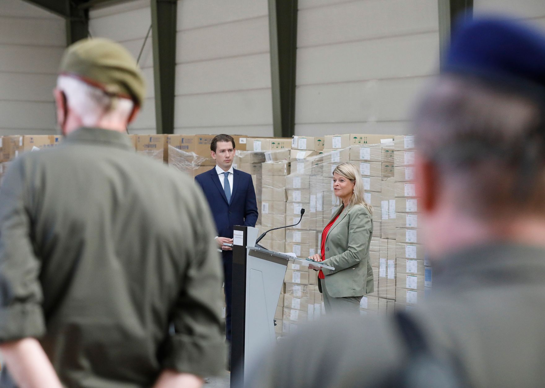 Am 15. September 2020 besuchten Bundeskanzler Sebastian Kurz und Bundesministerin Klaudia Tanner die Heeresmunitionsanstalt Grossmittel. Im Bild bei einer gemeinsamen Pressekonferenz.