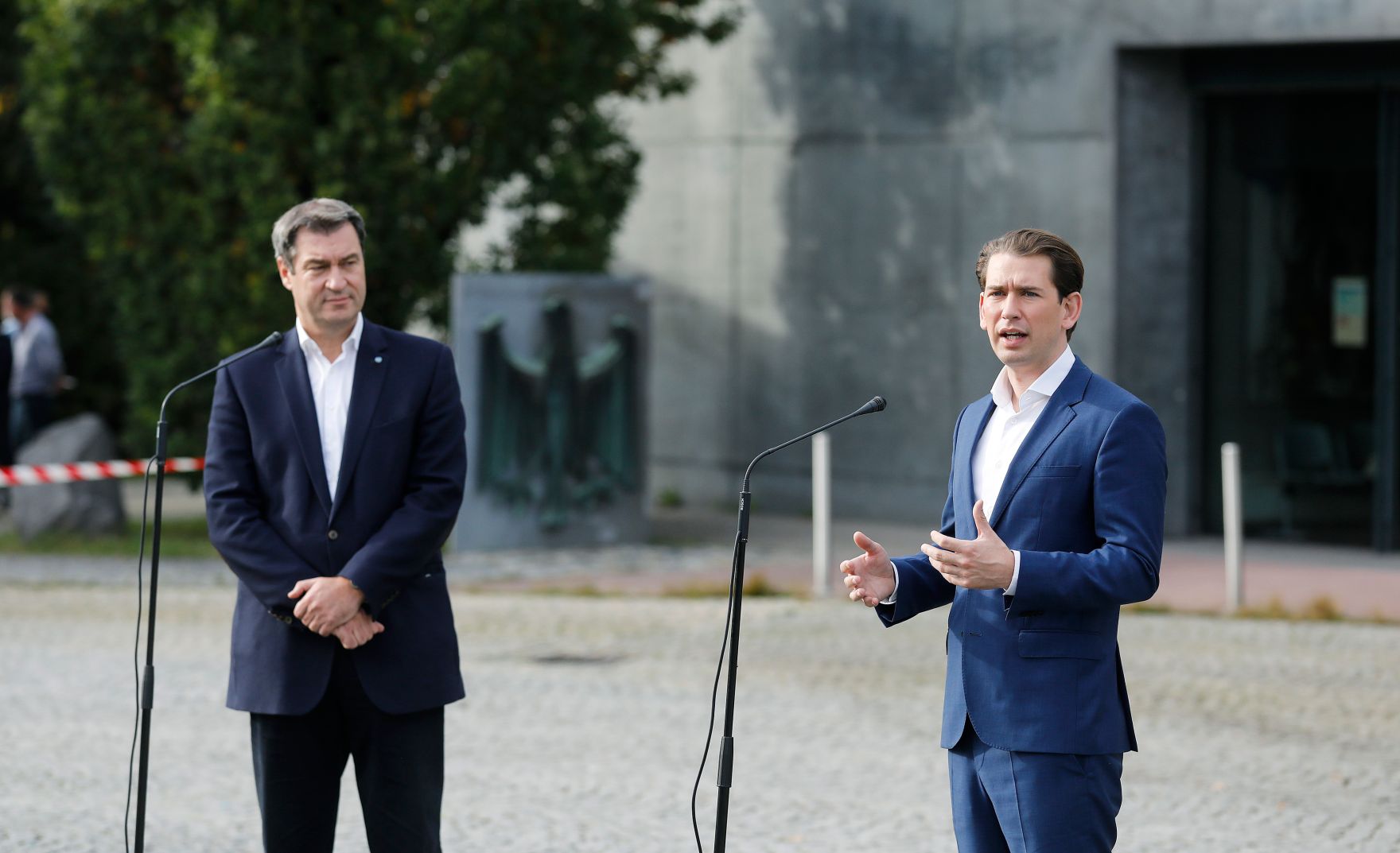 Am 9. Oktober 2020 traf Bundeskanzler Sebastian Kurz (r.) den Bayerischen Ministerpr&auml;sident Markus S&ouml;der (l.).