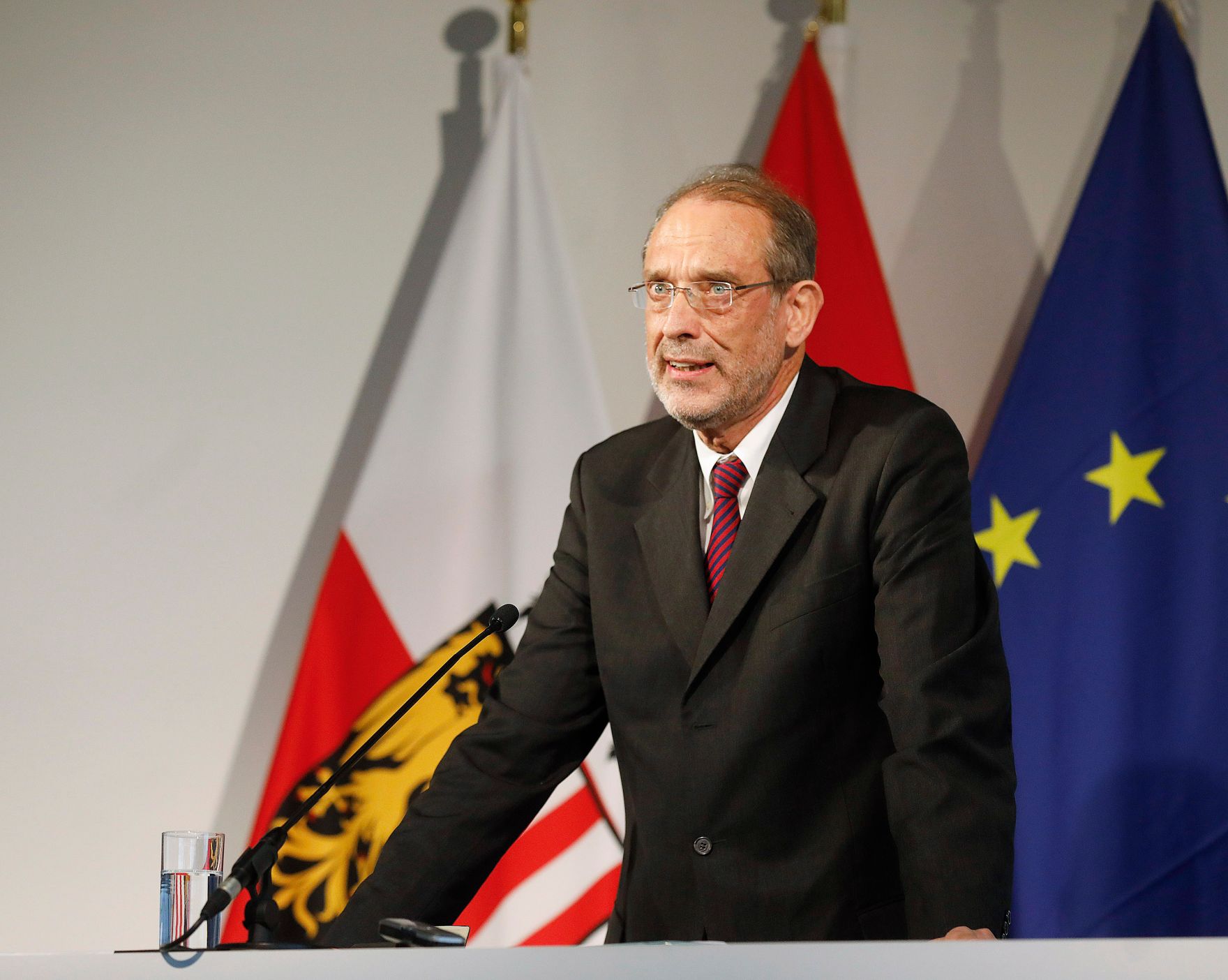 Am 13. Oktober 2020 nahm Bundeskanzler Sebastian Kurz an der Pressekonferenz &bdquo;Technische Universit&auml;t f&uuml;r Ober&ouml;sterreich: Die n&auml;chsten Schritte.&ldquo; teil. Im Bild Bundesminister Heinz Fa&szlig;mann.