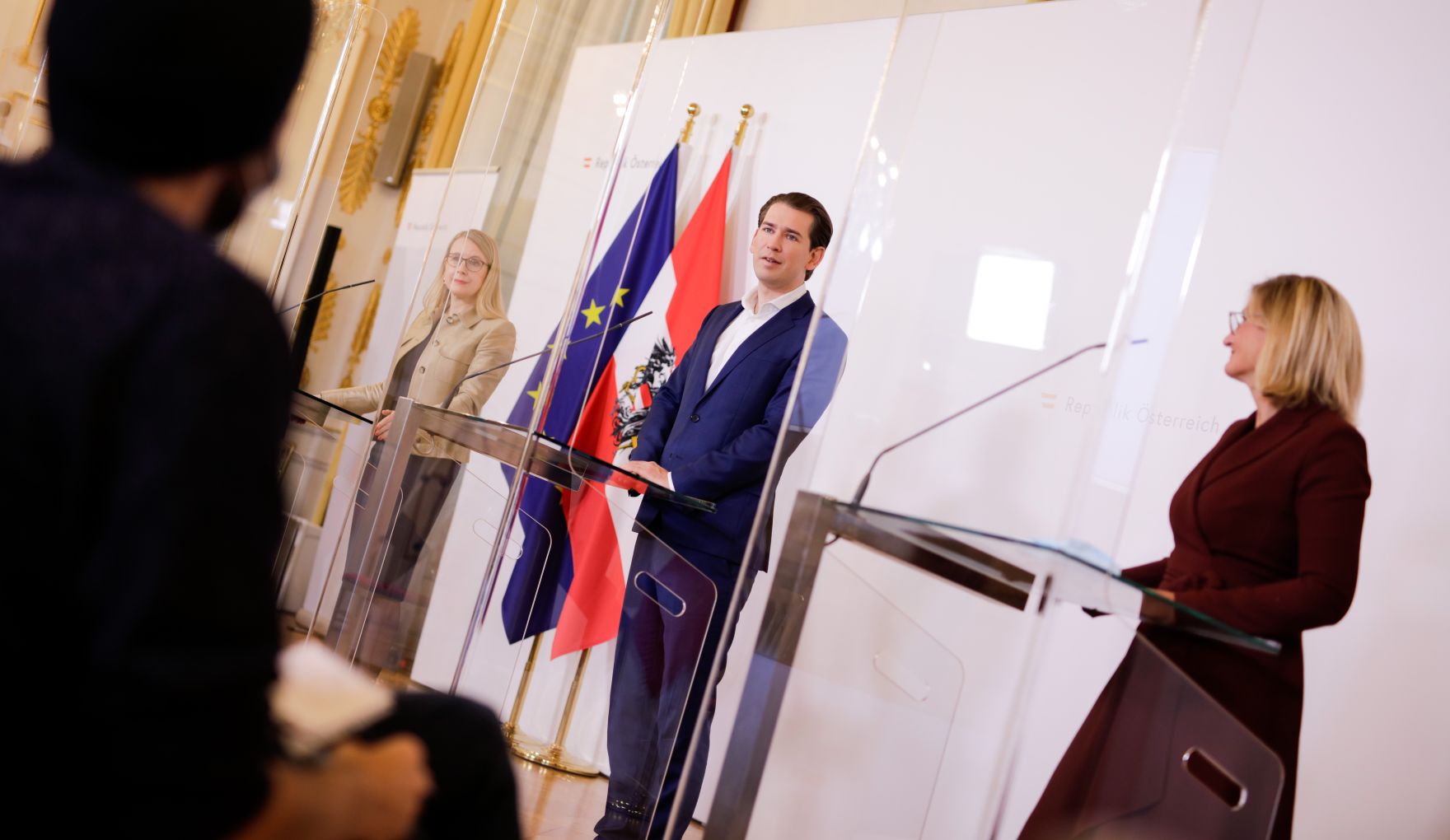 Am 20. Oktober 2020 gab Bundeskanzler Sebastian Kurz gemeinsam mit Bundesministerin Margarete Schramb&ouml;ck und der General Managerin von Microsoft &Ouml;sterreichDorothee Ritz eine Pressekonferenz zur geplanten "Rechenzentrum Region &Ouml;sterreich".