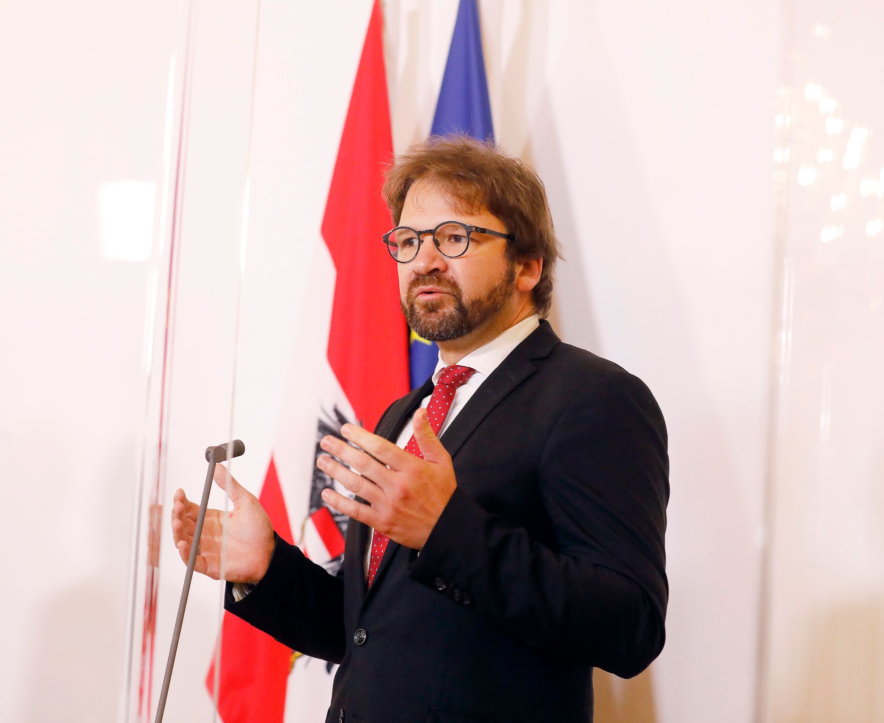 Am 29. Oktober 2020 fand eine Pressekonferenz nach dem Gespr&auml;ch mit Expertinnen und Experten zur Ressourcenlage an &Ouml;sterreichs Krankenh&auml;usern statt. Im Bild Herwig Ostermann, Gesch&auml;ftsf&uuml;hrer der Gesundheit &Ouml;sterreich GmbH.