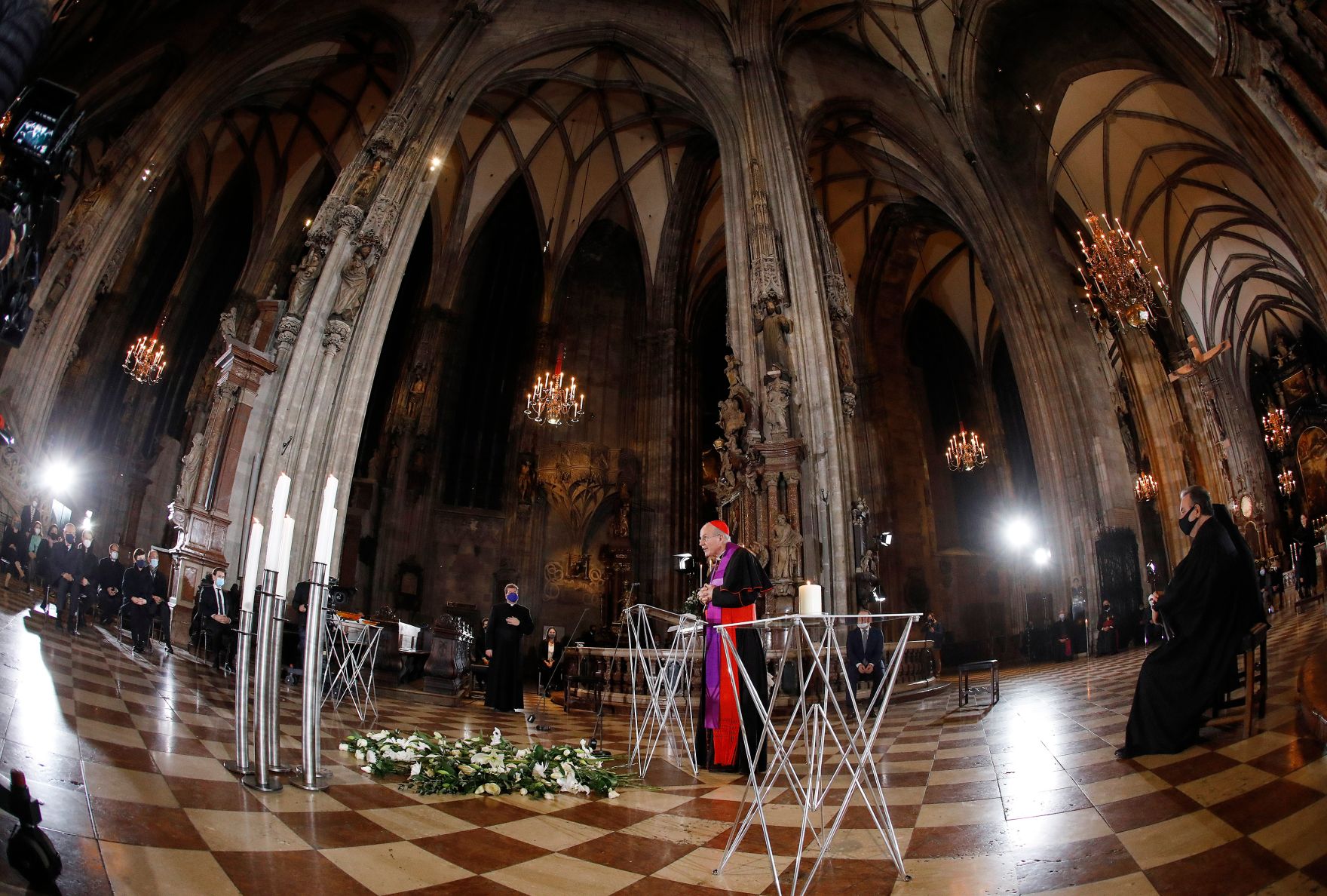 Am 3. November 2020 nahm Bundeskanzler Sebastian Kurz am Gedenkgottesdienst f&uuml;r die Opfer des Terroranschlags in Wien im Stephansdom teil.