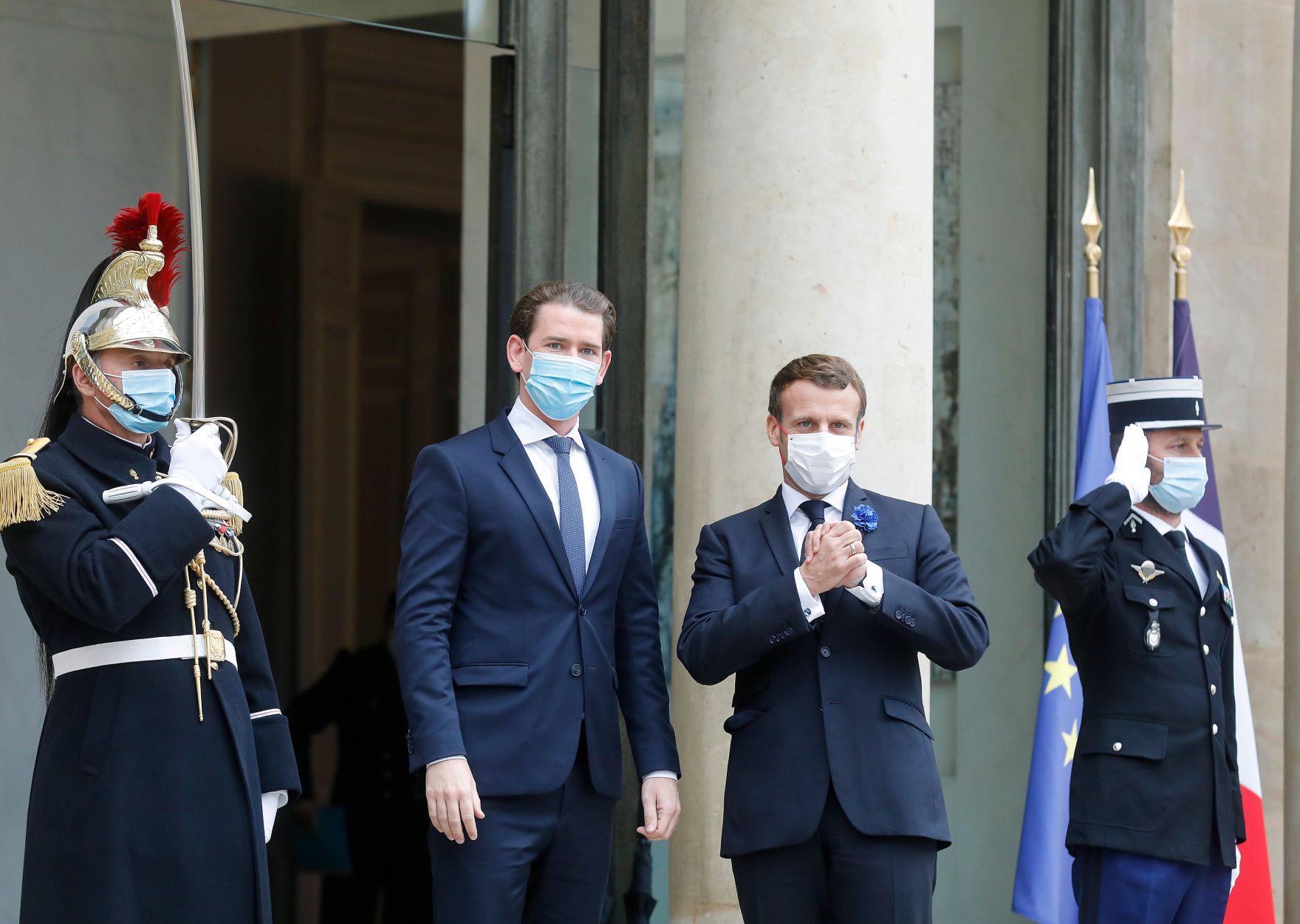 Am 10. November 2020 traf Bundeskanzler Sebastian Kurz (l.) im Rahmen seines Arbeitsbesuch in Paris den franz&ouml;sischen Staatspr&auml;sidenten Emmanuel Macron (r.).