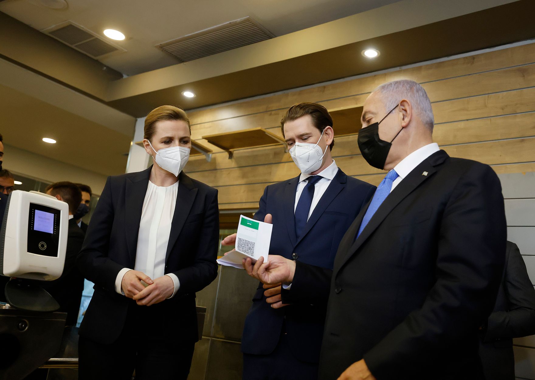 Am 4. M&auml;rz 2021 traf Bundeskanzler Sebastian Kurz (m.) im Rahmen seines Arbeitsbesuch in Israel den Premierminister Benjamin Netanjahu (r.). Im Bild mit der d&auml;nischen Premierministerin Mette Frederiksen (l.).
