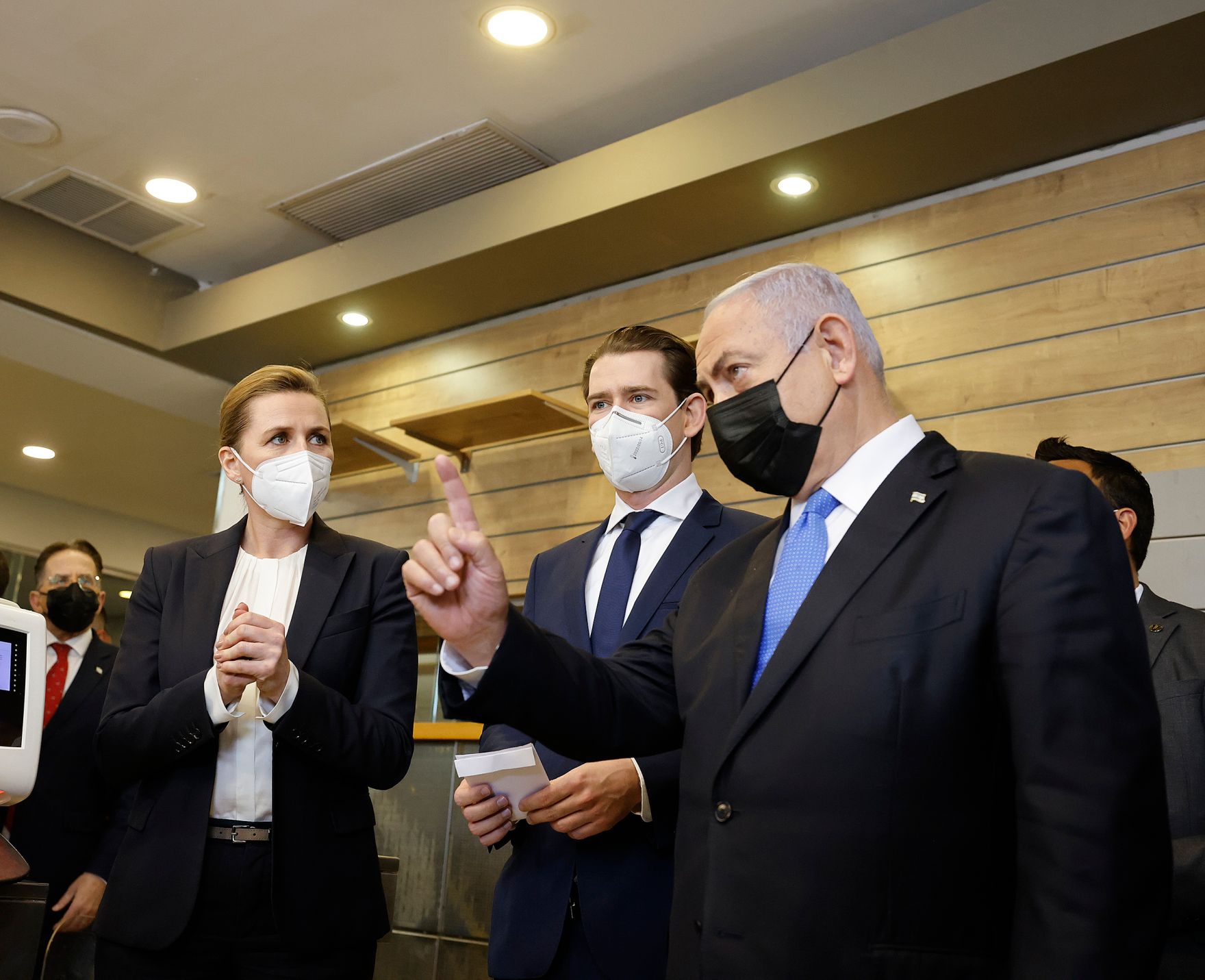 Am 4. M&auml;rz 2021 traf Bundeskanzler Sebastian Kurz (m.) im Rahmen seines Arbeitsbesuch in Israel den Premierminister Benjamin Netanjahu (r.). Im Bild mit der d&auml;nischen Premierministerin Mette Frederiksen (l.).