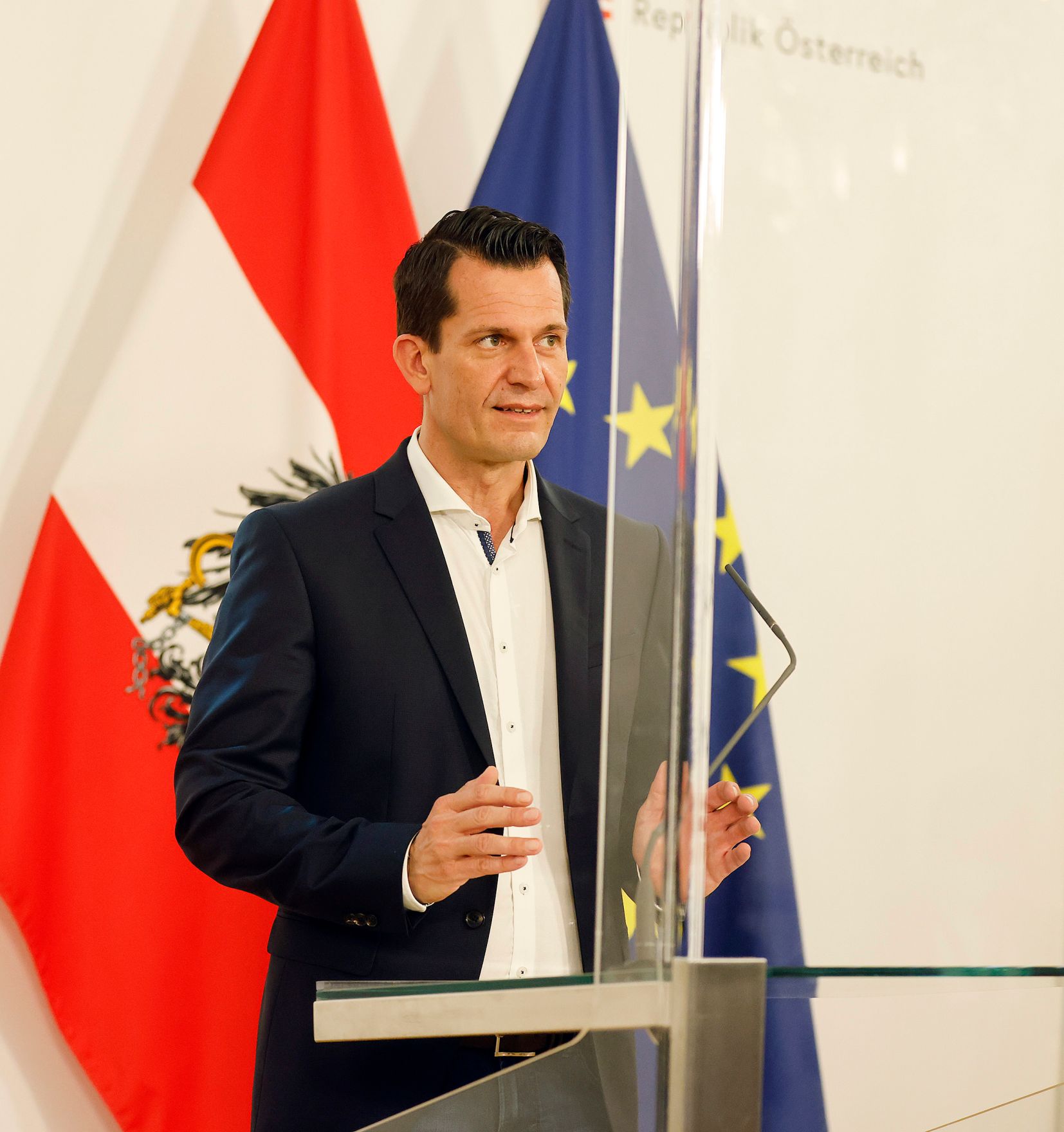 Im Bild Bundesminister Wolfgang M&uuml;ckstein beim Doorstep vor dem Ministerrat am 5. Mai 2021.