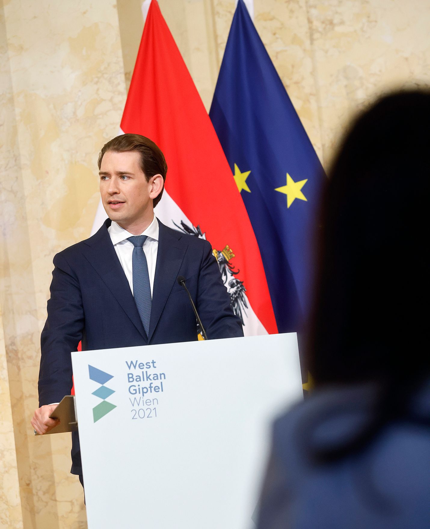 Am 18. Juni 2021 empfing Bundeskanzler Sebastian Kurz die Regierungschefs der Westbalkanstaaten zu einem Gipfeltreffen im Bundeskanzleramt. Im Bild bei der gemeinsamen Pressekonferenz mit dem EU-Sonderbeauftragten Miroslav Lajč&aacute;k.