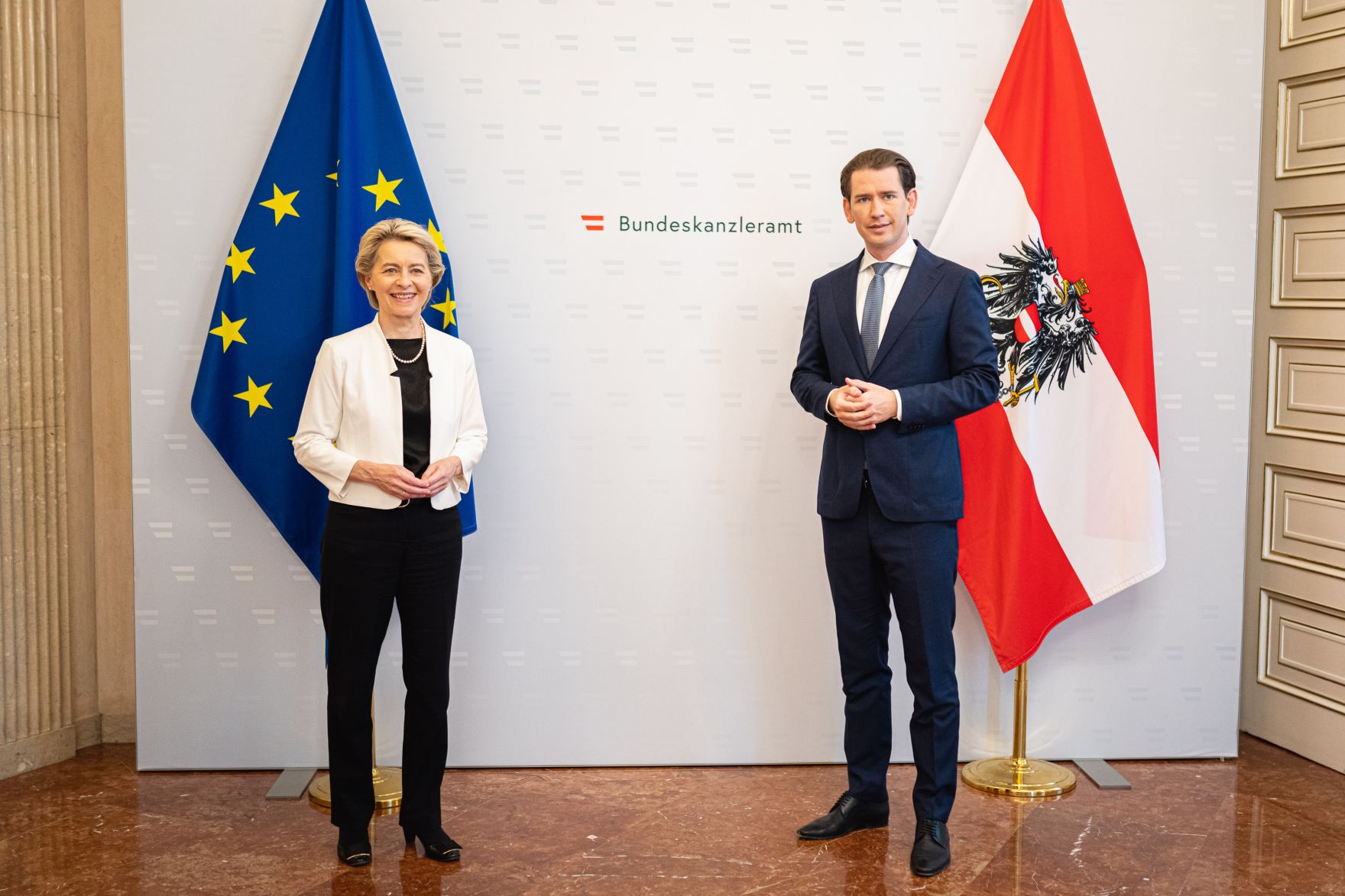 Am 21. Juni 2021 empfing Bundeskanzler Sebastian Kurz (r.) die Pr&auml;sidentin der Europ&auml;ischen Kommission Ursula von der Leyen (l.) zu einem Arbeitsgespr&auml;ch.