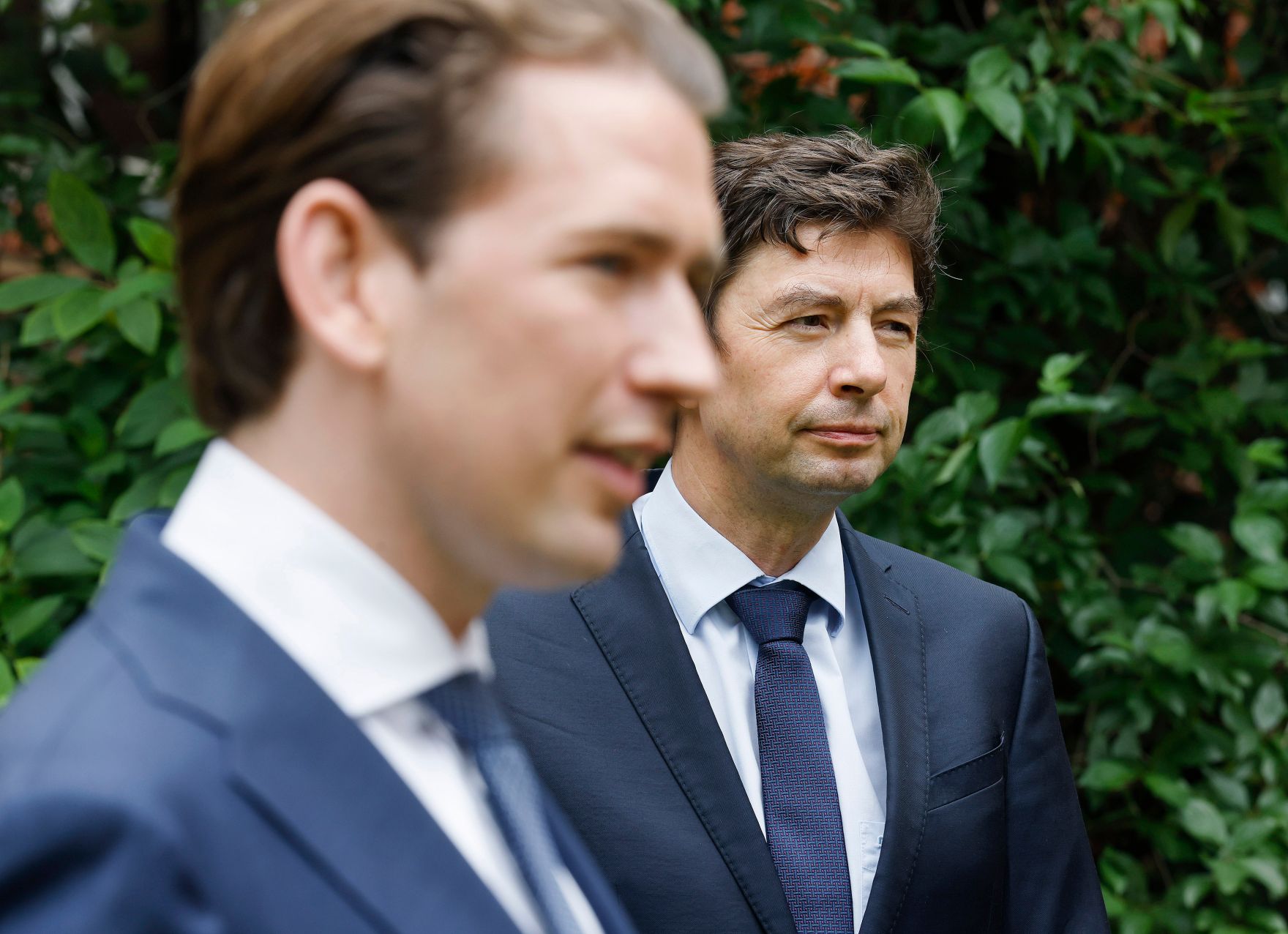Am 22. Juni 2021 besuchte Bundeskanzler Sebastian Kurz (l.) im Rahmen seines Arbeitsbesuchs in Berlin die Charit&eacute; Universit&auml;tsmedizin. Im Bild mit Virologen Christian Drosten (r.).