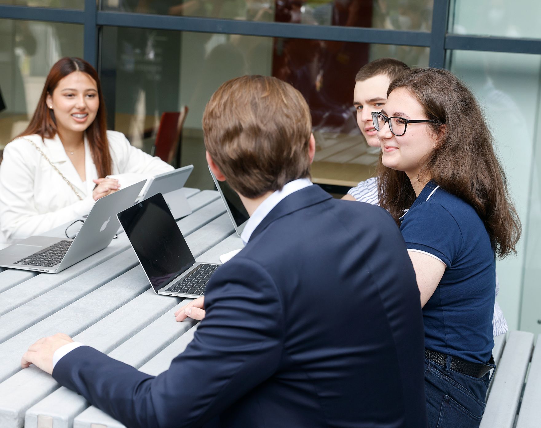 Am 23. Juni 2021 besuchte Bundeskanzler Sebastian Kurz (im Bild) gemeinsam mit Bundesminister Heinz Fa&szlig;mann das Diefenbach Gymnasium.