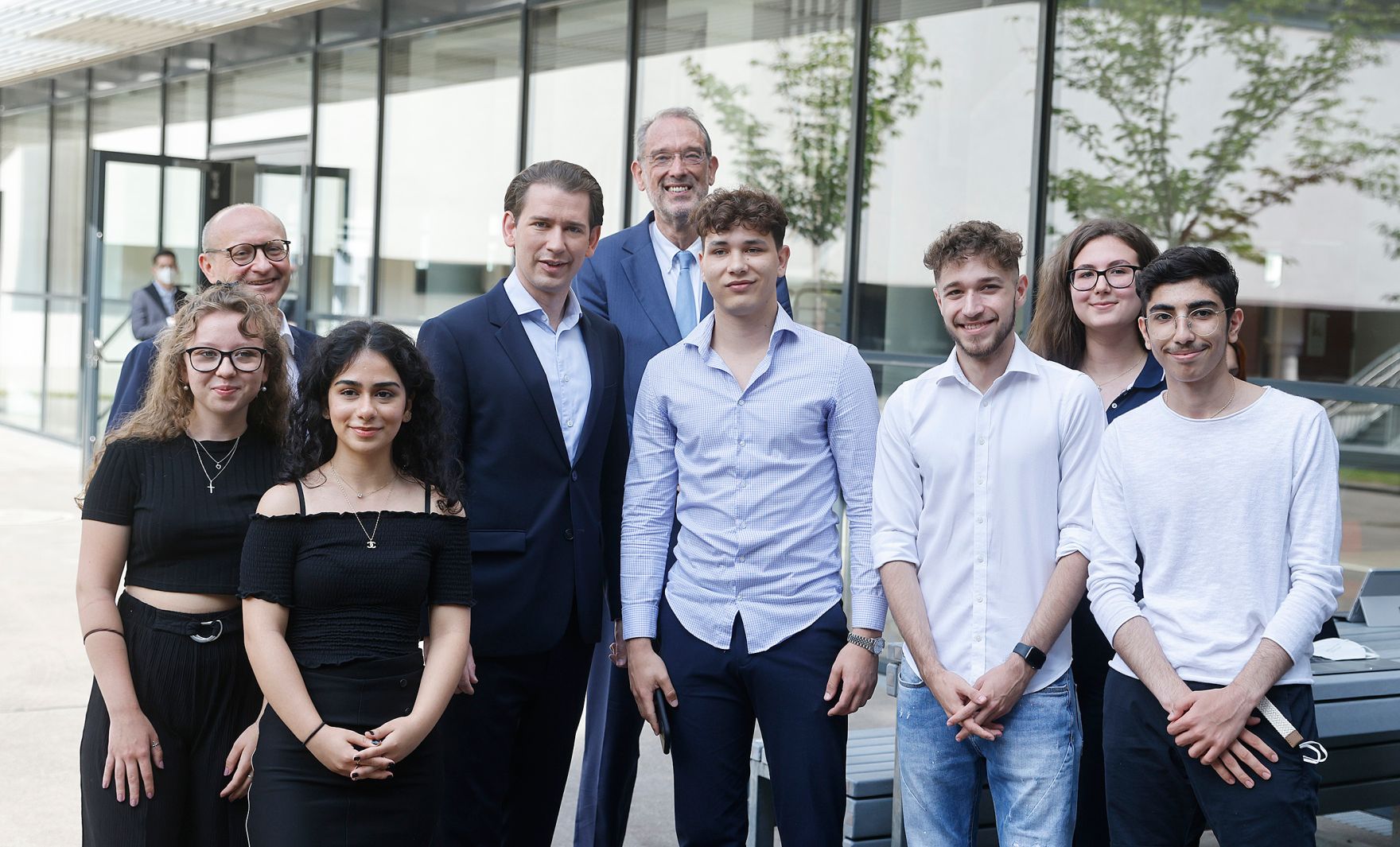 Am 23. Juni 2021 besuchte Bundeskanzler Sebastian Kurz (im Bild) gemeinsam mit Bundesminister Heinz Fa&szlig;mann das Diefenbach Gymnasium.