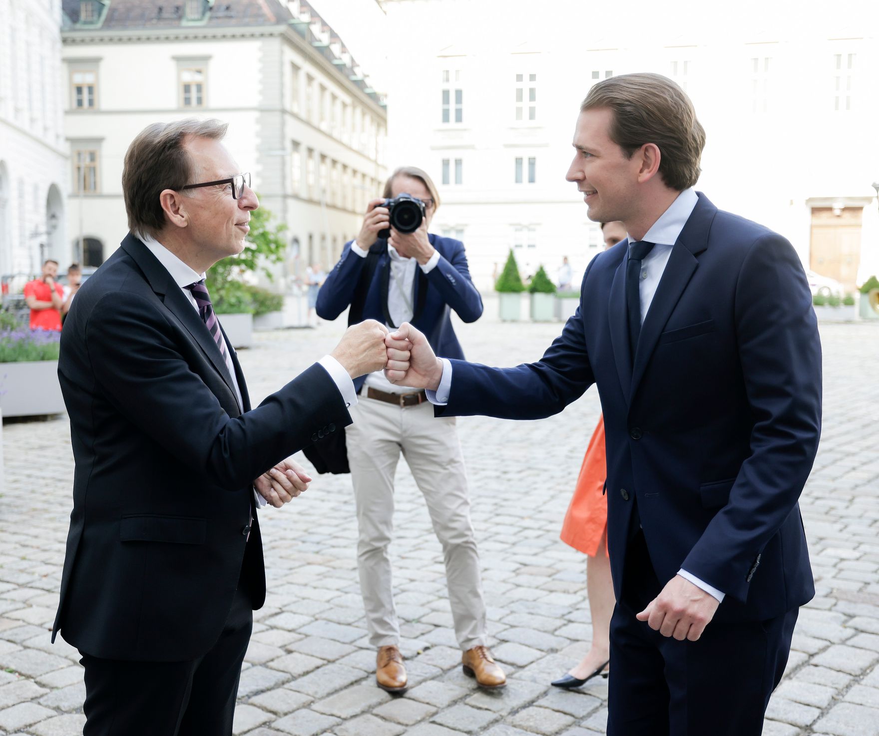 Am 23. Juni 2021 nahm Bundeskanzler Sebastian Kurz (r.) am &bdquo;Steiermarkabend&ldquo; anl&auml;sslich des Vorsitzes des Landes Steiermark im Bundesrat teil. Im Bild mit Bundesratspr&auml;sident Christian Buchmann (l.).