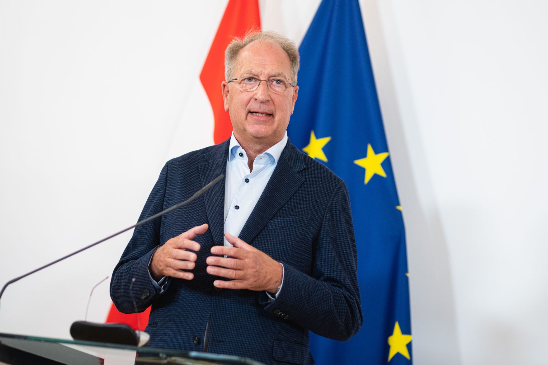 Am 9. Juli 2021 nahm Bundeskanzler Sebastian Kurz gemeinsam mit Bundesminister Wolfgang M&uuml;ckstein, Landeshauptmann G&uuml;nther Platter und dem Vizerektor der MedUni Wien, Oswald Wagner (im Bild), an einer Pressekonferenz zum Auftakt der Corona Taskforce zur Vorbereitung auf den Herbst teil.