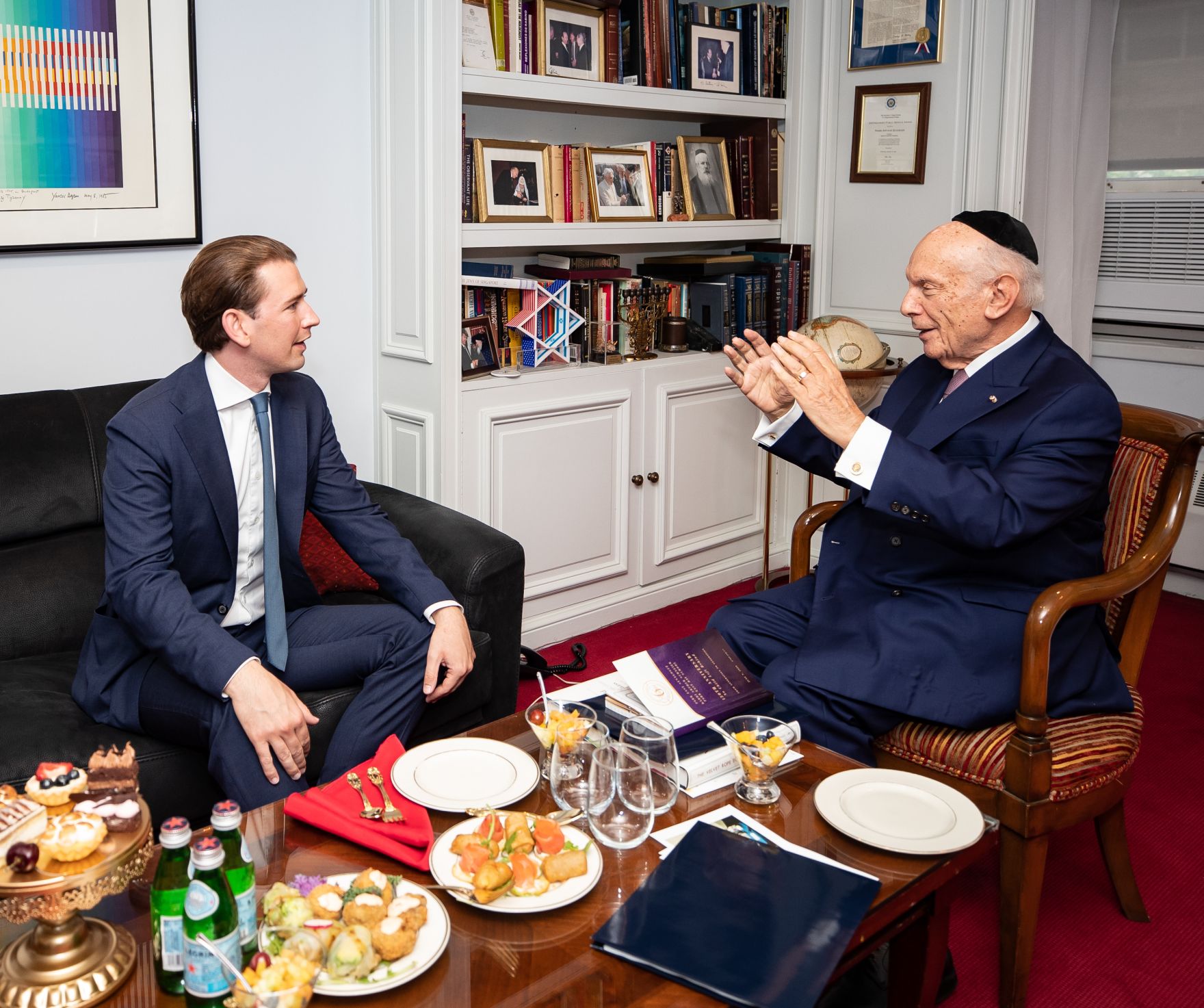 Am 12. Juli traf Bundeskanzler Sebastian Kurz (l.) Rabbi Arthur Schneier (r.) in New York.