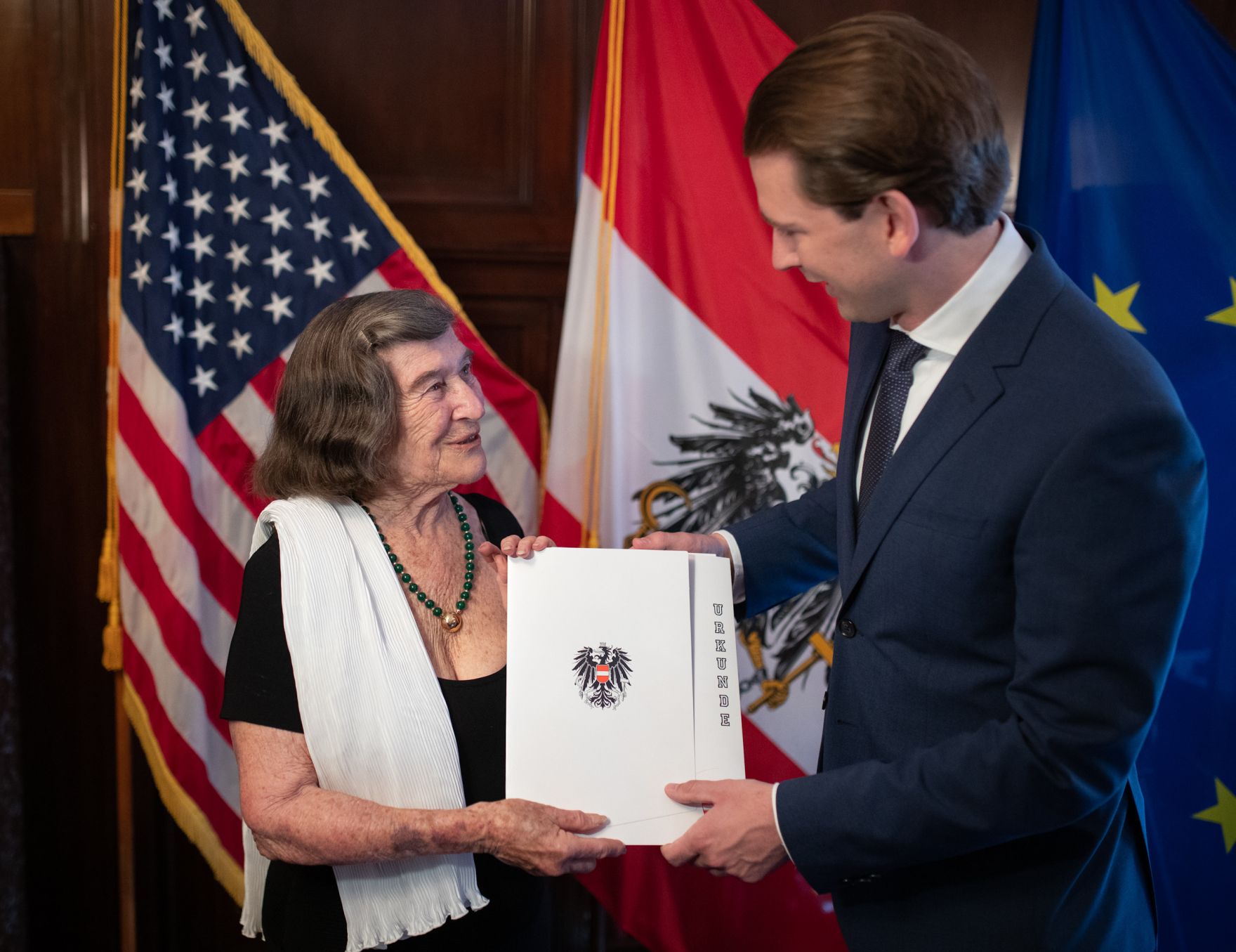 Am 14. Juli &uuml;berreichte Bundeskanzler Sebastian Kurz Staatsb&uuml;rgerschaften an Schoah &Uuml;berlebende bzw. an deren Angeh&ouml;rige.