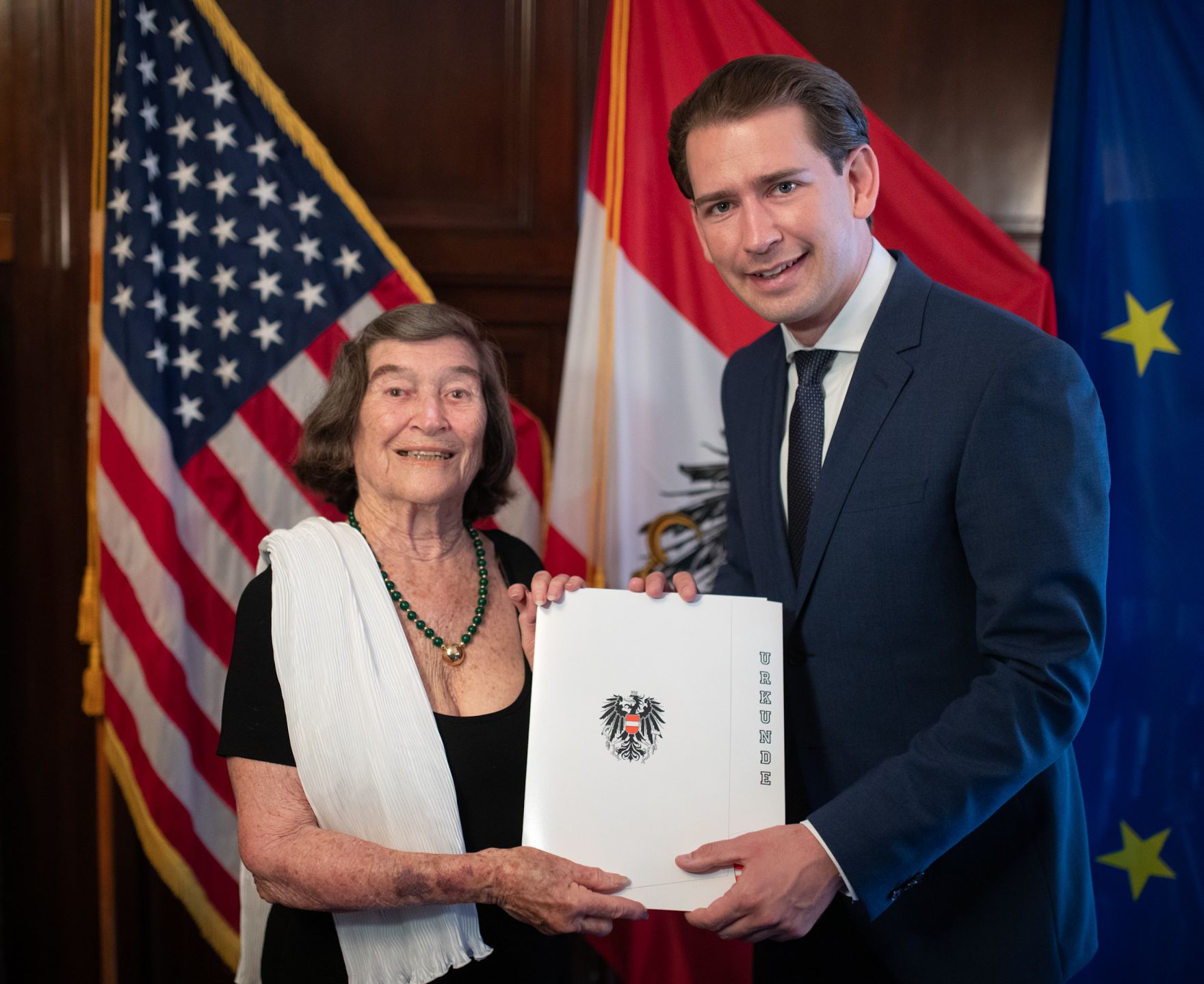 Am 14. Juli &uuml;berreichte Bundeskanzler Sebastian Kurz Staatsb&uuml;rgerschaften an Schoah &Uuml;berlebende bzw. an deren Angeh&ouml;rige.