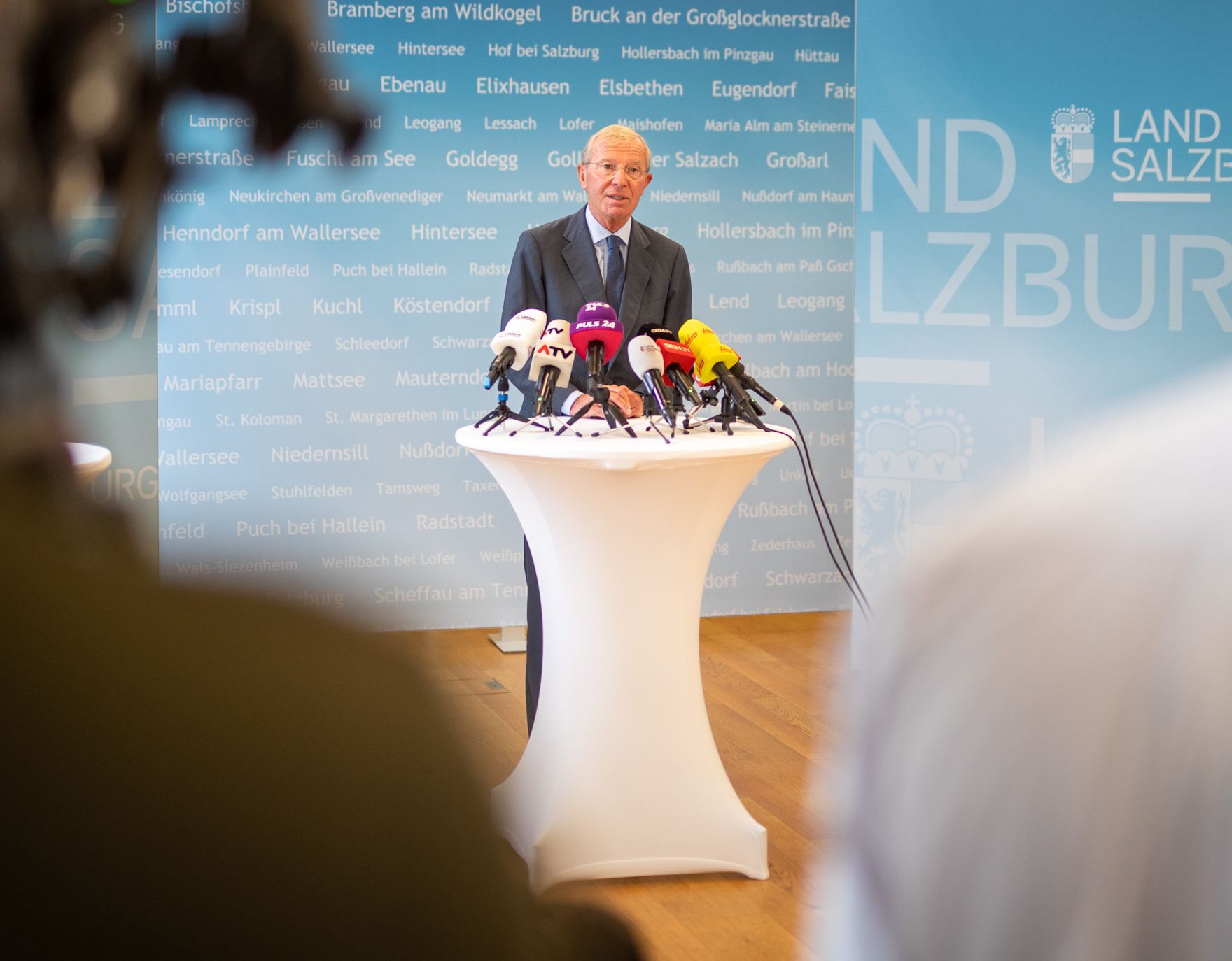 Am 20. Julie 2021 fand eine Pressekonferenz zum Thema &quot;Unterst&uuml;tzung von Bund und Land f&uuml;r den Wiederaufbau nach den &Uuml;berschwemmungen&ldquo; mit Bundeskanzler Sebastian Kurz und dem Landeshauptmann Wilfried Haslauer (im Bild).