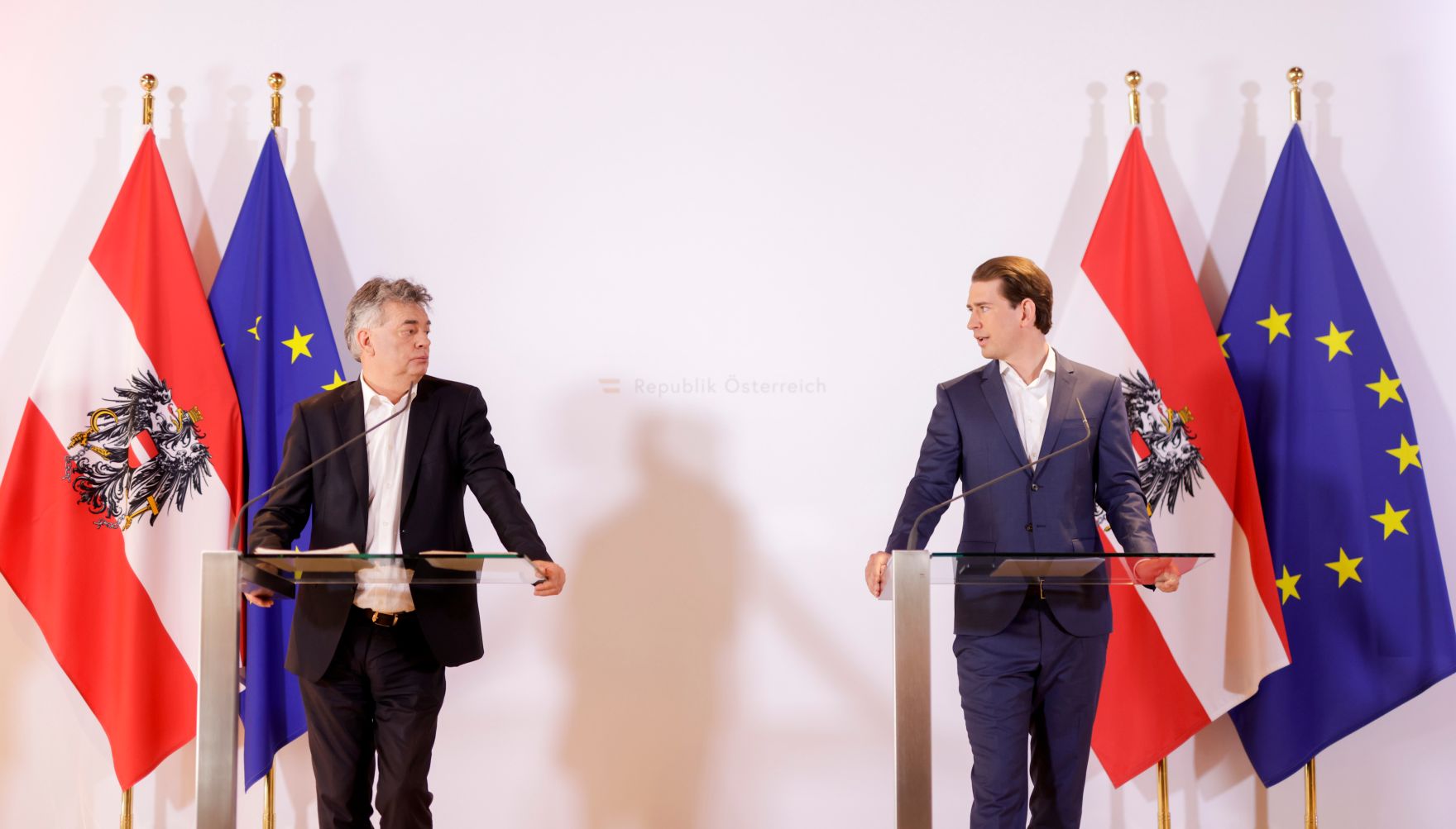 Am 28. Juli 2021 fand der Sommerministerrat der &Ouml;sterreichischen Bundesregierung statt. Im Bild Bundeskanzler Sebastian Kurz (r.) mit Vizekanzler Werner Kogler (l.) bei der Pressekonferenz