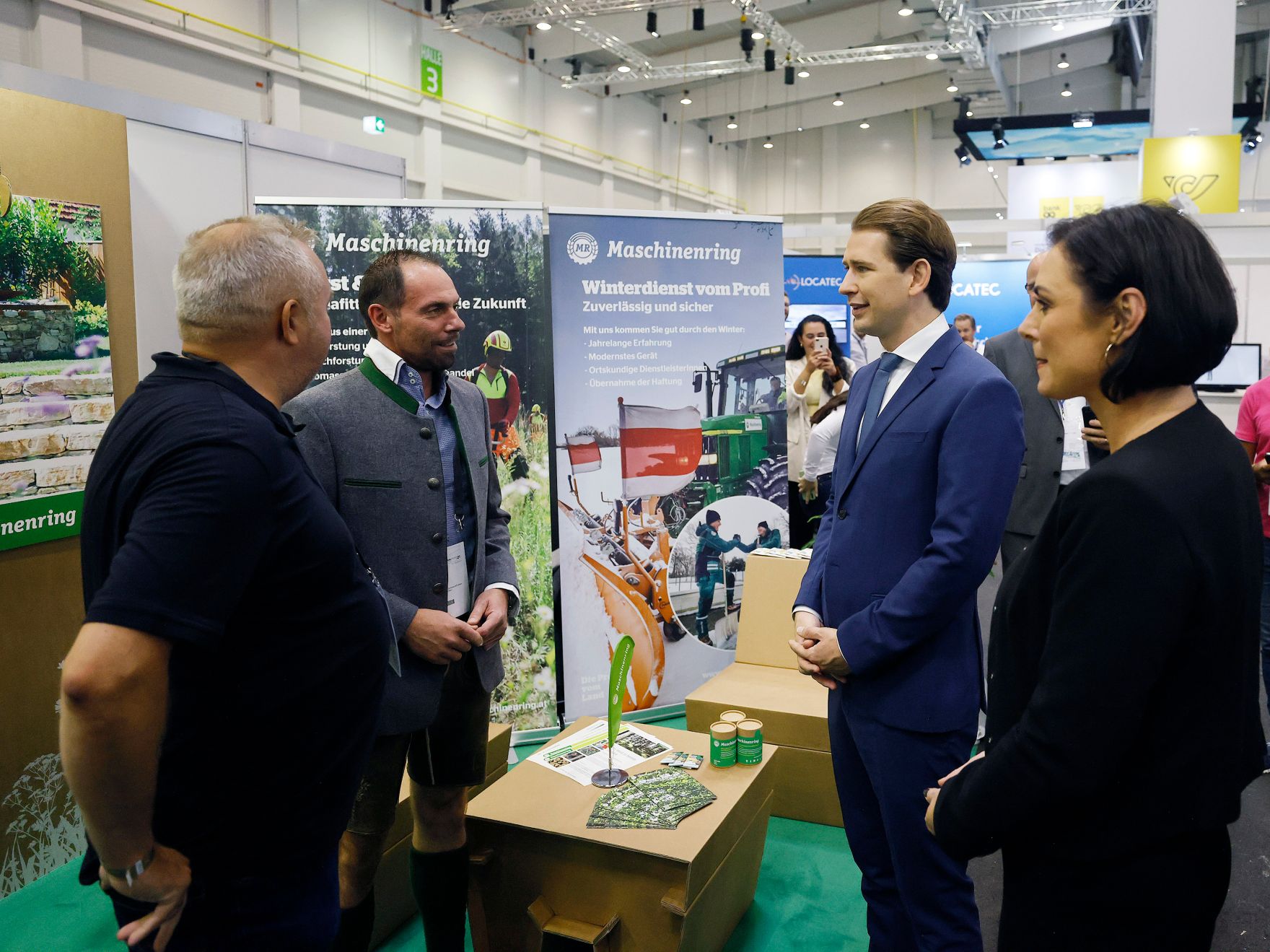 Am 16. September 2021 nahm Bundeskanzler Sebastian Kurz (2.v.r.) an der Haupttagung des 67. Österreichischen Gemeindetages teil.
