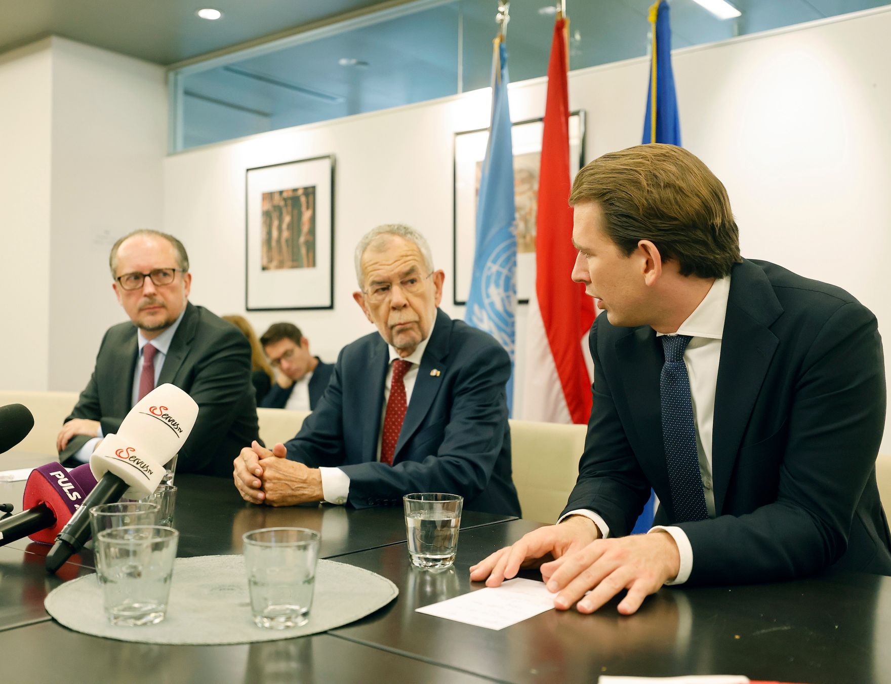 Am 22. September 2021 reiste Bundeskanzler Sebastian Kurz (r.) zu einem mehrt&auml;gigen Arbeitsbesuch nach New York. Im Bild mit Bundespr&auml;sident Alexander Van der Bellen (m.) und Bundesminister Alexander Schallenberg (l.).