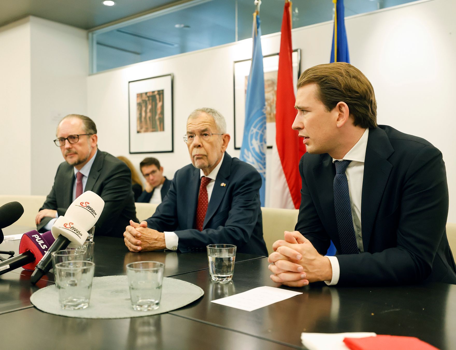 Am 22. September 2021 reiste Bundeskanzler Sebastian Kurz (r.) zu einem mehrt&auml;gigen Arbeitsbesuch nach New York. Im Bild mit Bundespr&auml;sident Alexander Van der Bellen (m.) und Bundesminister Alexander Schallenberg (l.).