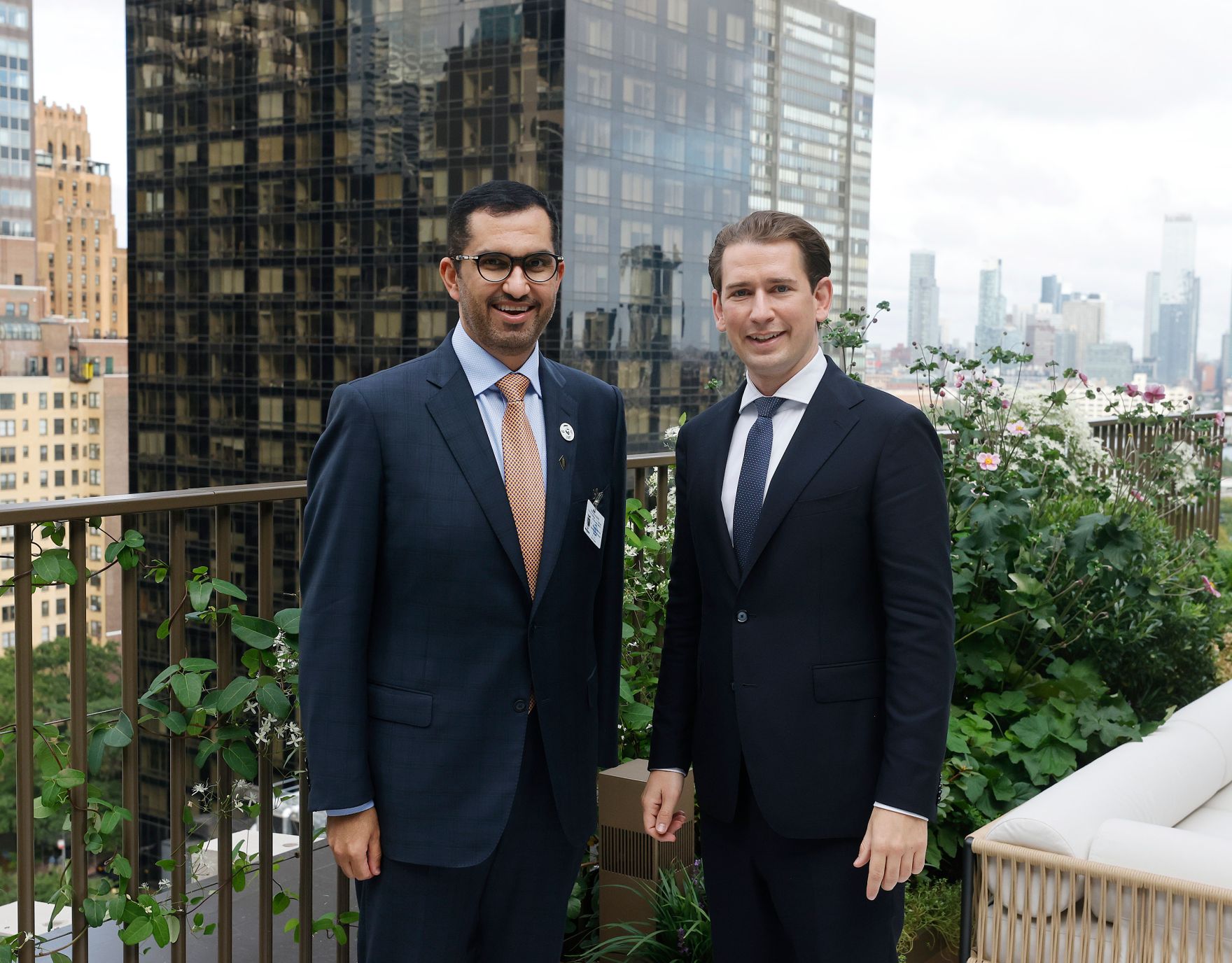 Am 22. September 2021 reiste Bundeskanzler Sebastian Kurz (r.) zu einem mehrt&auml;gigen Arbeitsbesuch nach New York. Im Bild mit Sultan Al Jaber (l.)