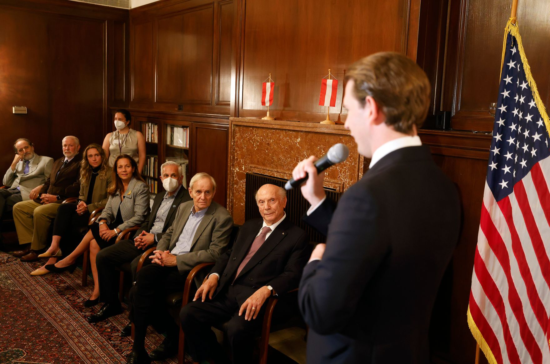 Am 23. September 2021 reiste Bundeskanzler Sebastian Kurz (r.) zu einem mehrt&auml;gigen Arbeitsbesuch nach New York. Im Bild bei der Verleihung von &ouml;sterreichischen Staatsb&uuml;rgerschaften.