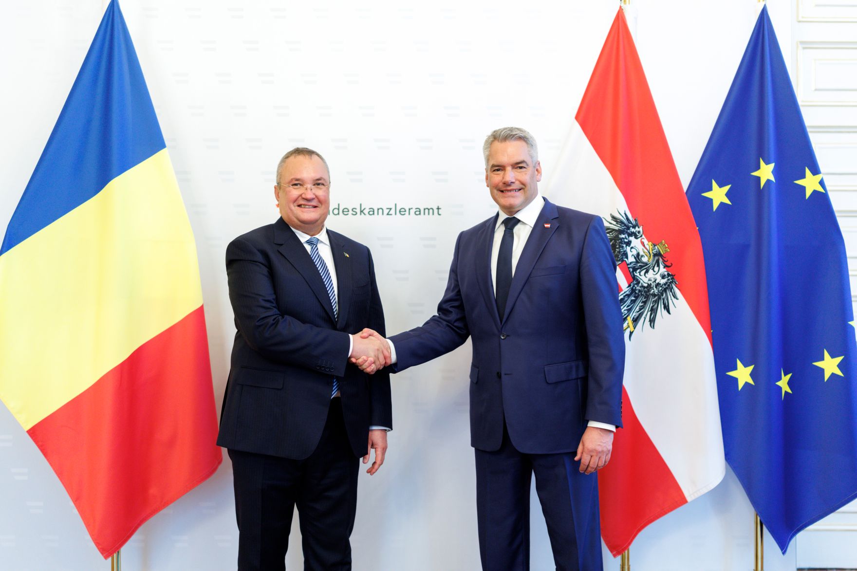 Am 18. November 2024 empfing Bundeskanzler Karl Nehammer (r.) den Senatspr&auml;sident von Rum&auml;nien Nicolae Ciucă (l.).