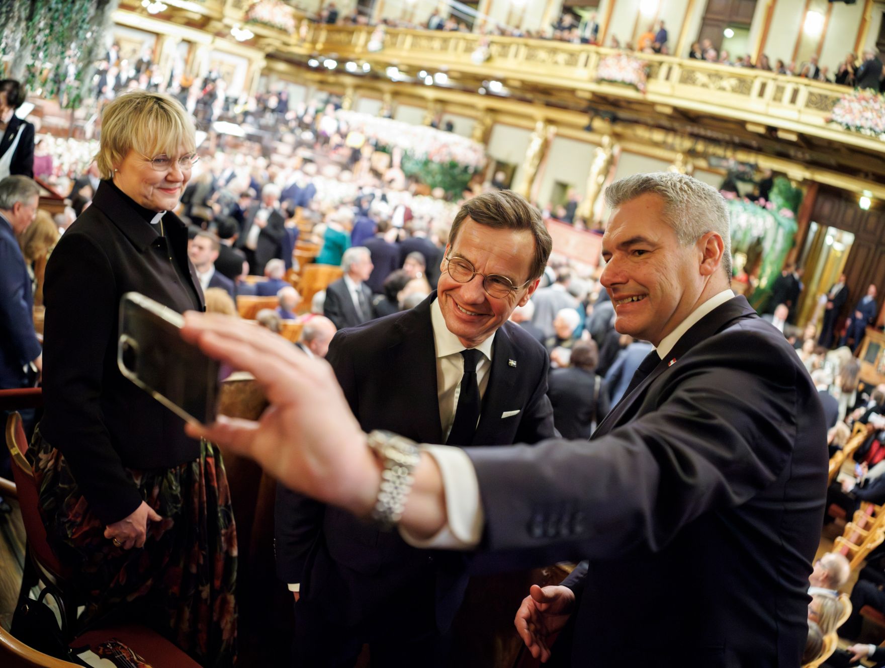 Am 1. J&auml;nner 2025 besuchte Bundeskanzler Karl Nehammer (r.) das Neujahrskonzert. Im Bild mit dem schwedischen Premierminister Ulf Kristersson (l.).